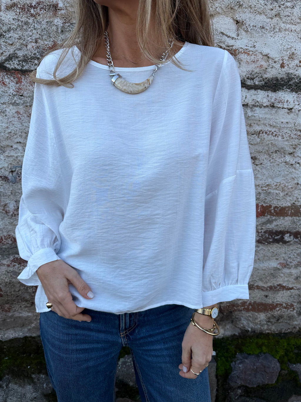 Blusa rayón manguitas globo blanca