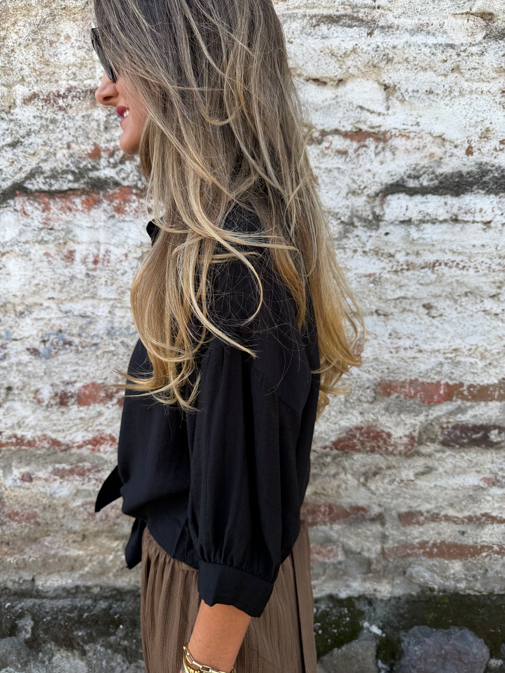 Blusa linoto manga globo amarra negra