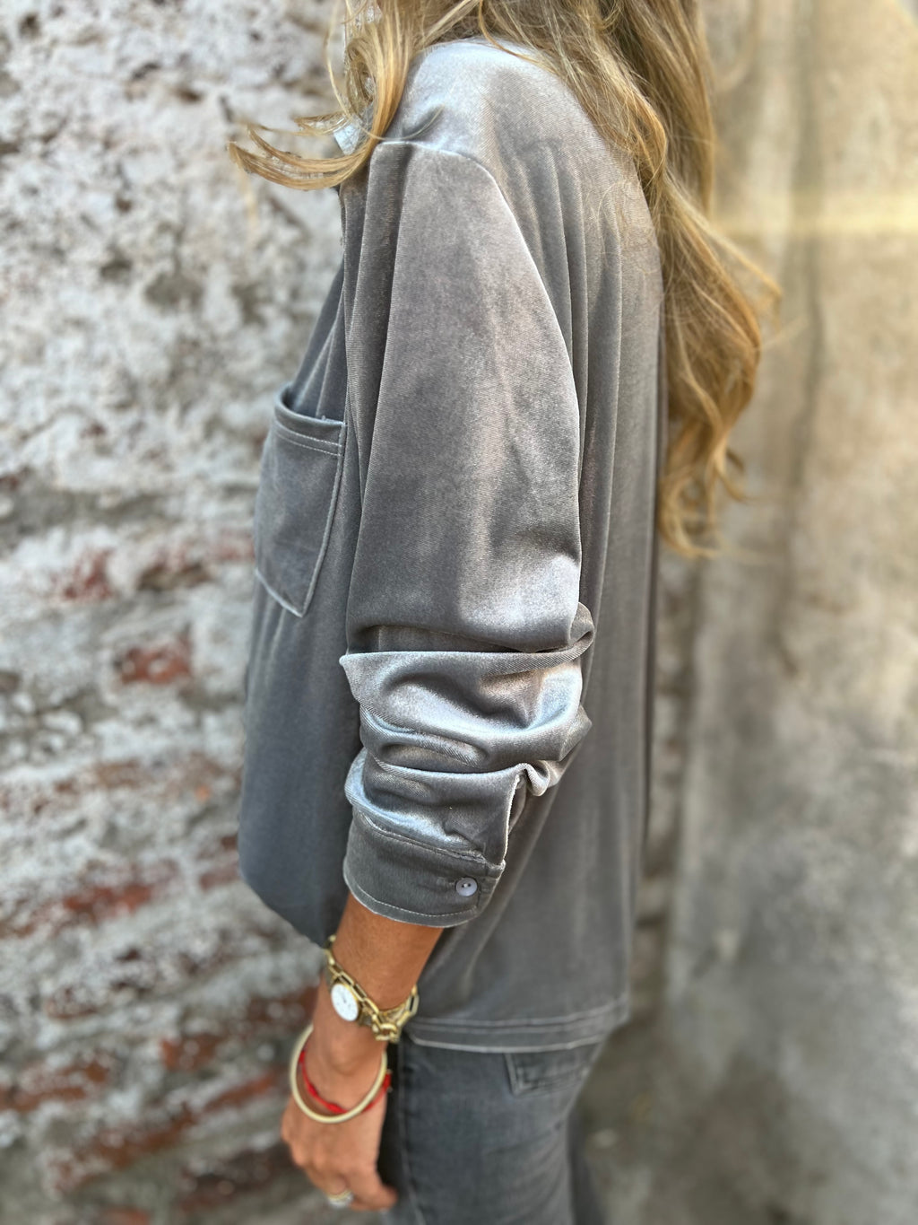 Blusa terciopelo gris acero