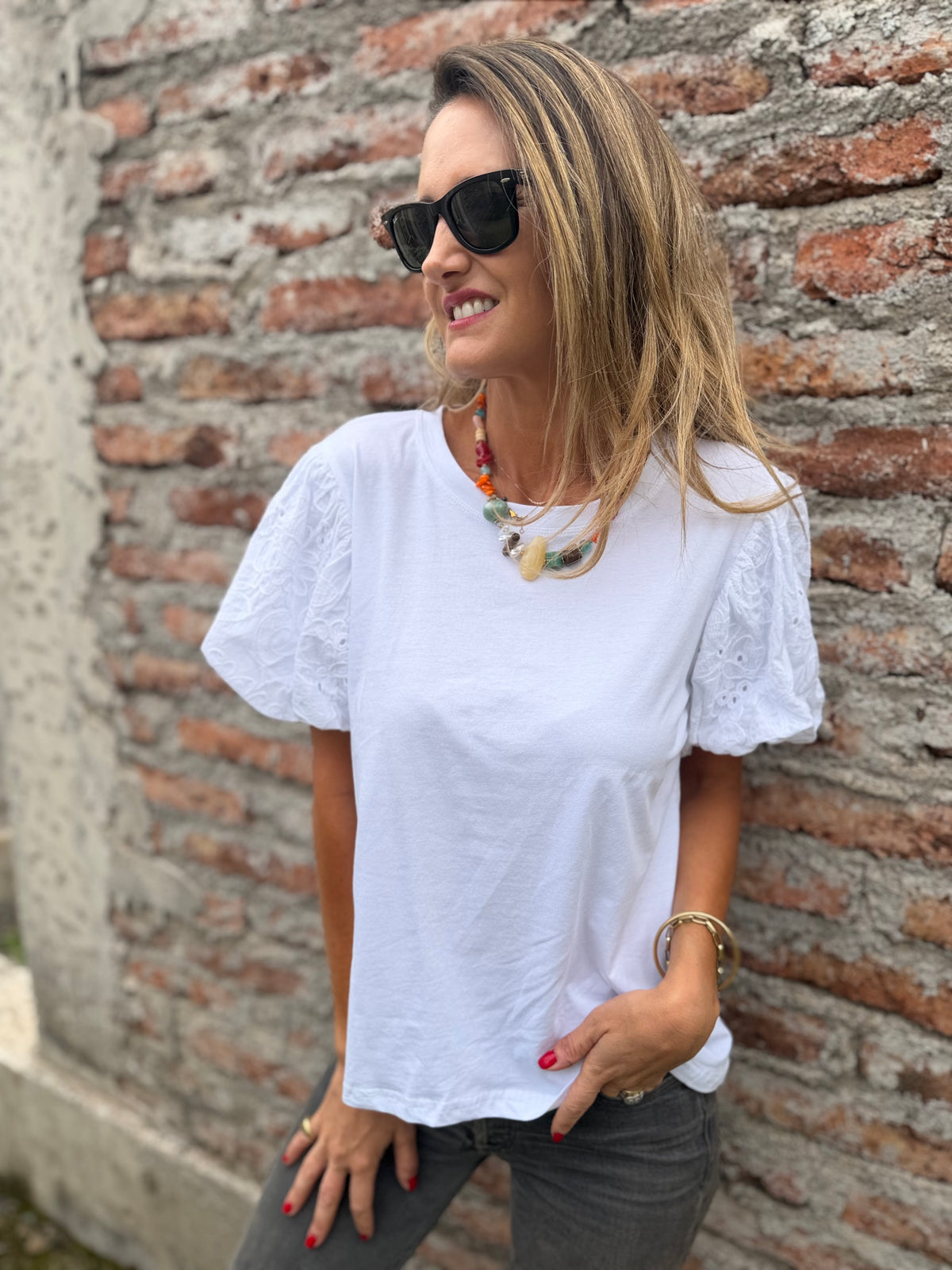 New polera algodón mangas broderie blanca