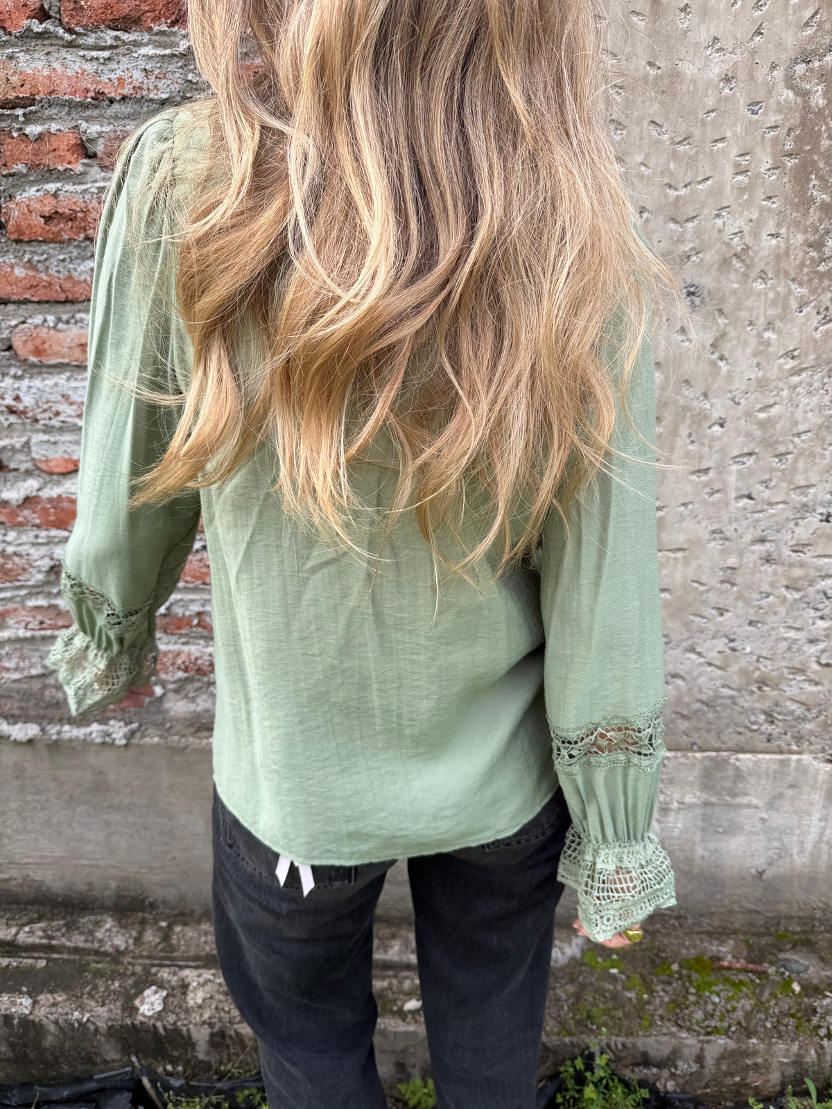 Blusa macramé central verde musgo