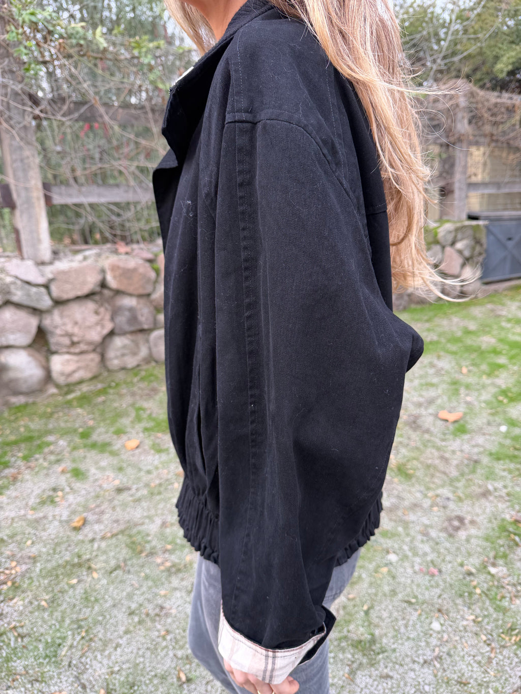 Bomber gabardina detalle escocés negra