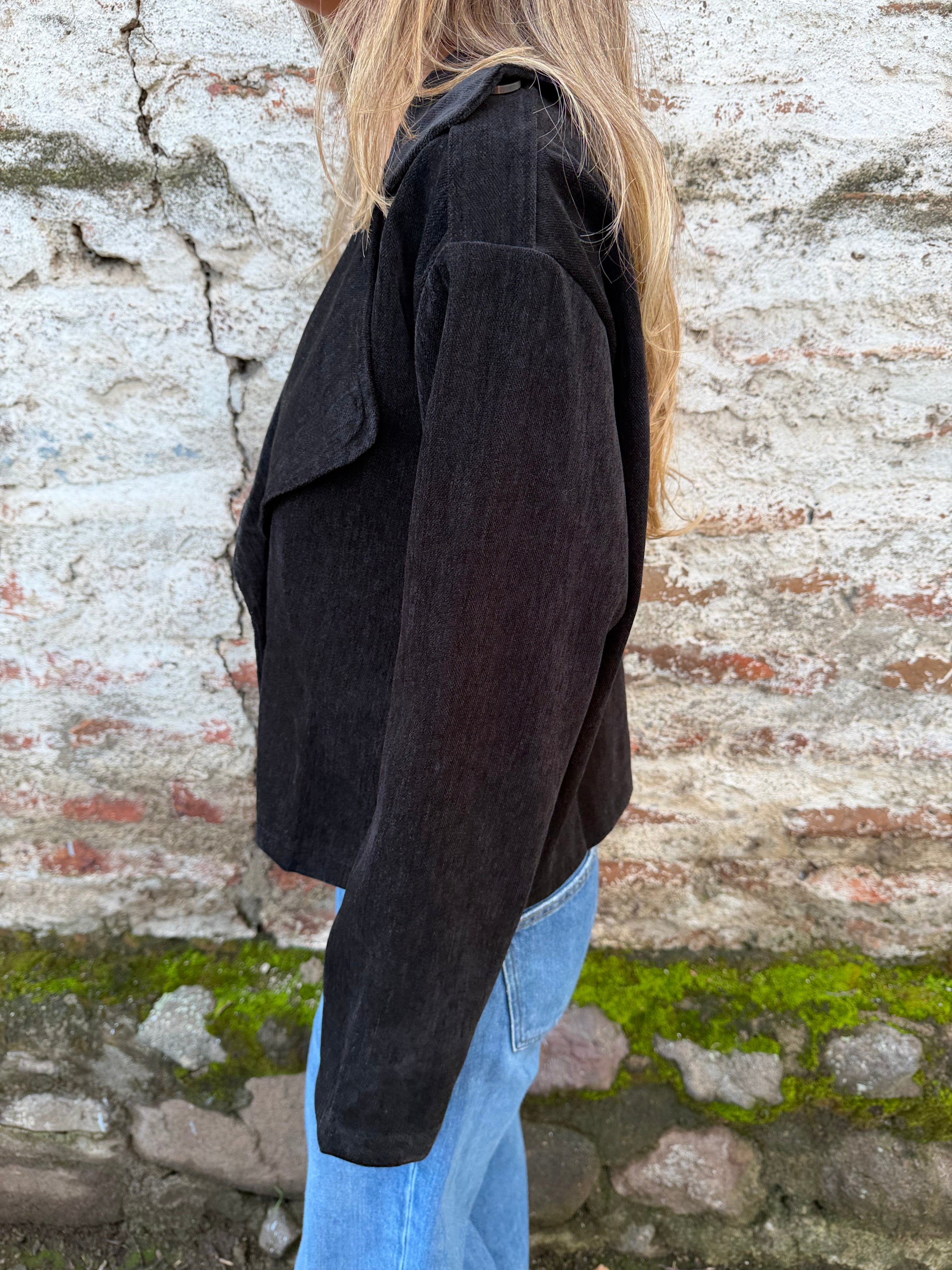 Trench gamuza textura negro