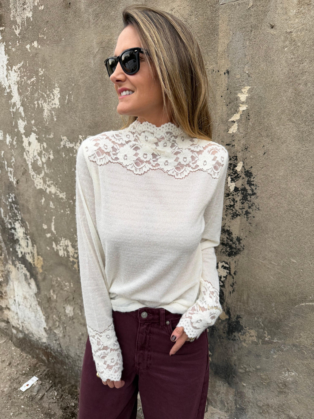 Polera lanilla encaje blanca
