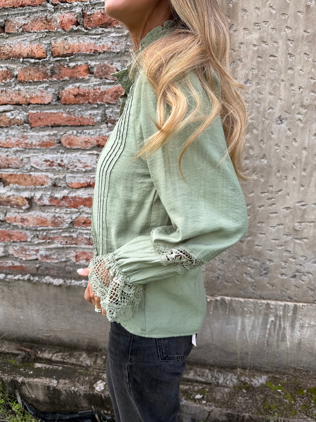 Blusa macramé central verde musgo