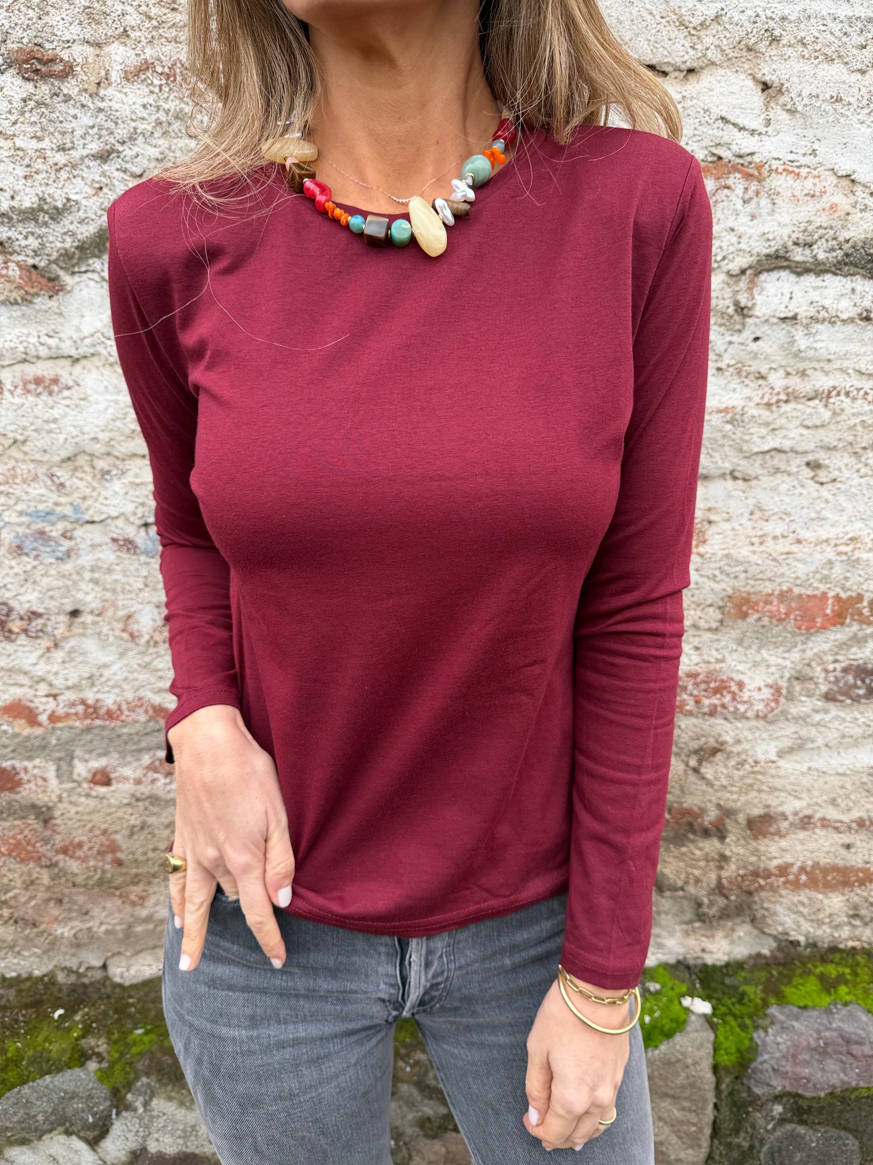 Polera hombreras basica burdeo