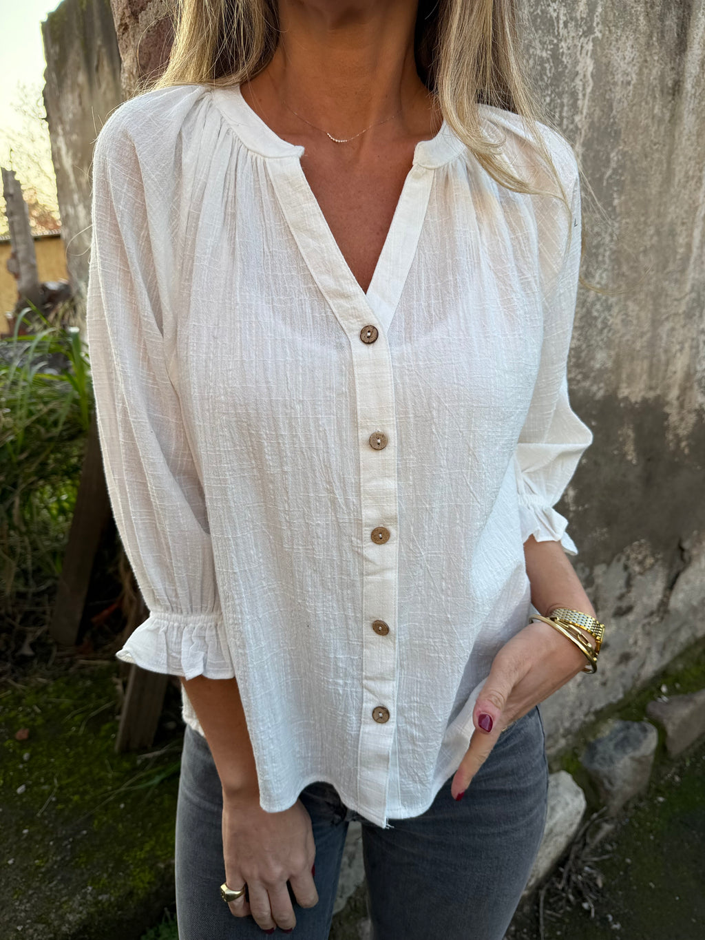 Blusa bámbula botones madera blanca