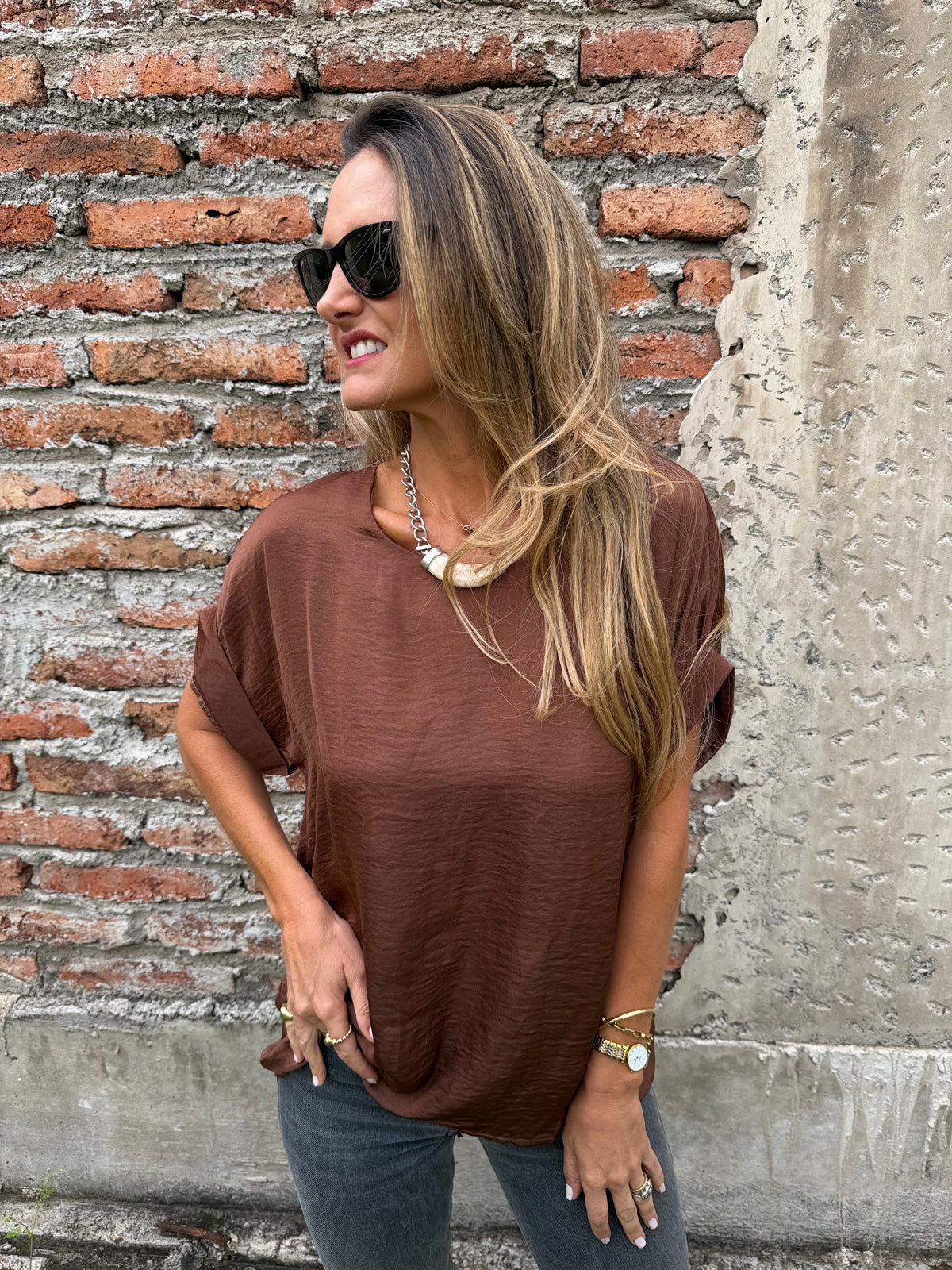 Blusa básica seda café