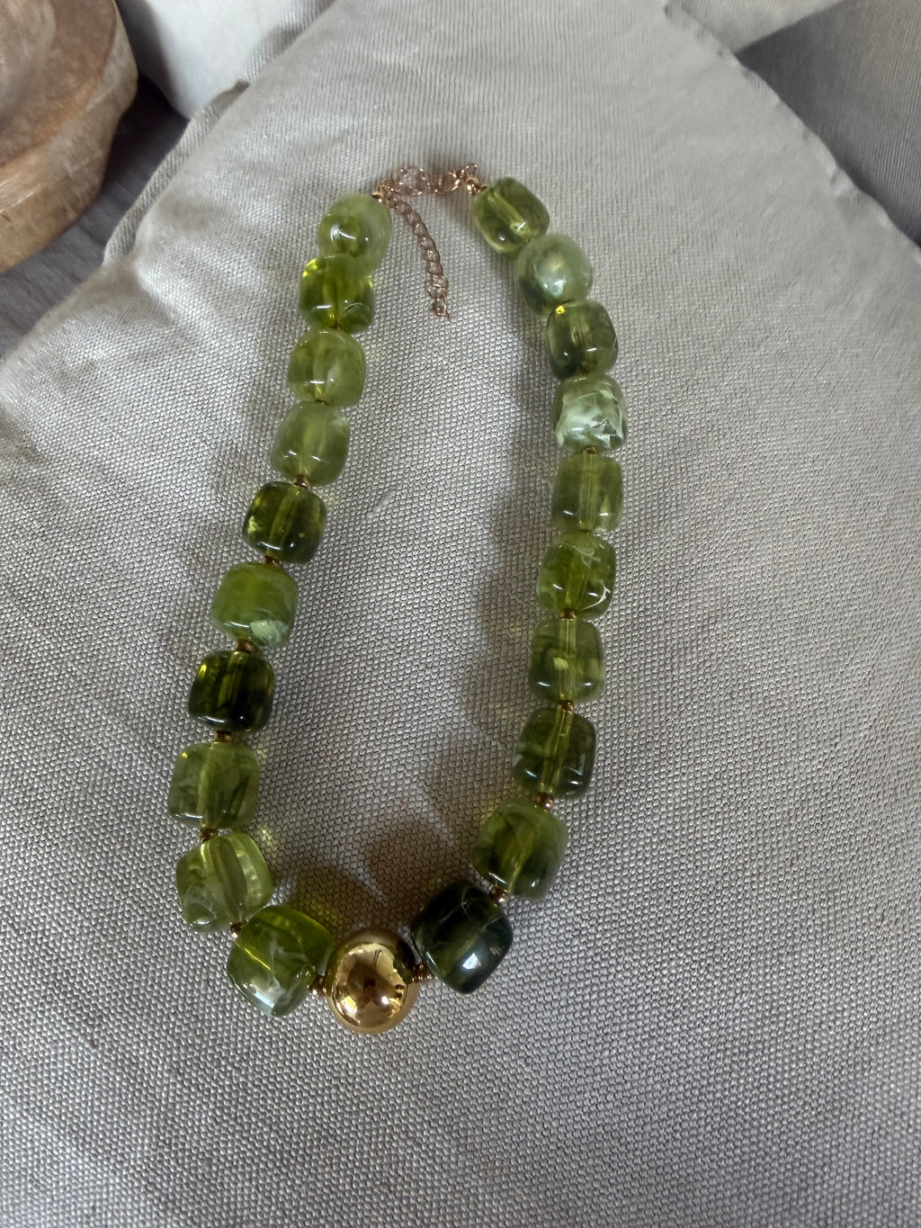 Collar piedras verde