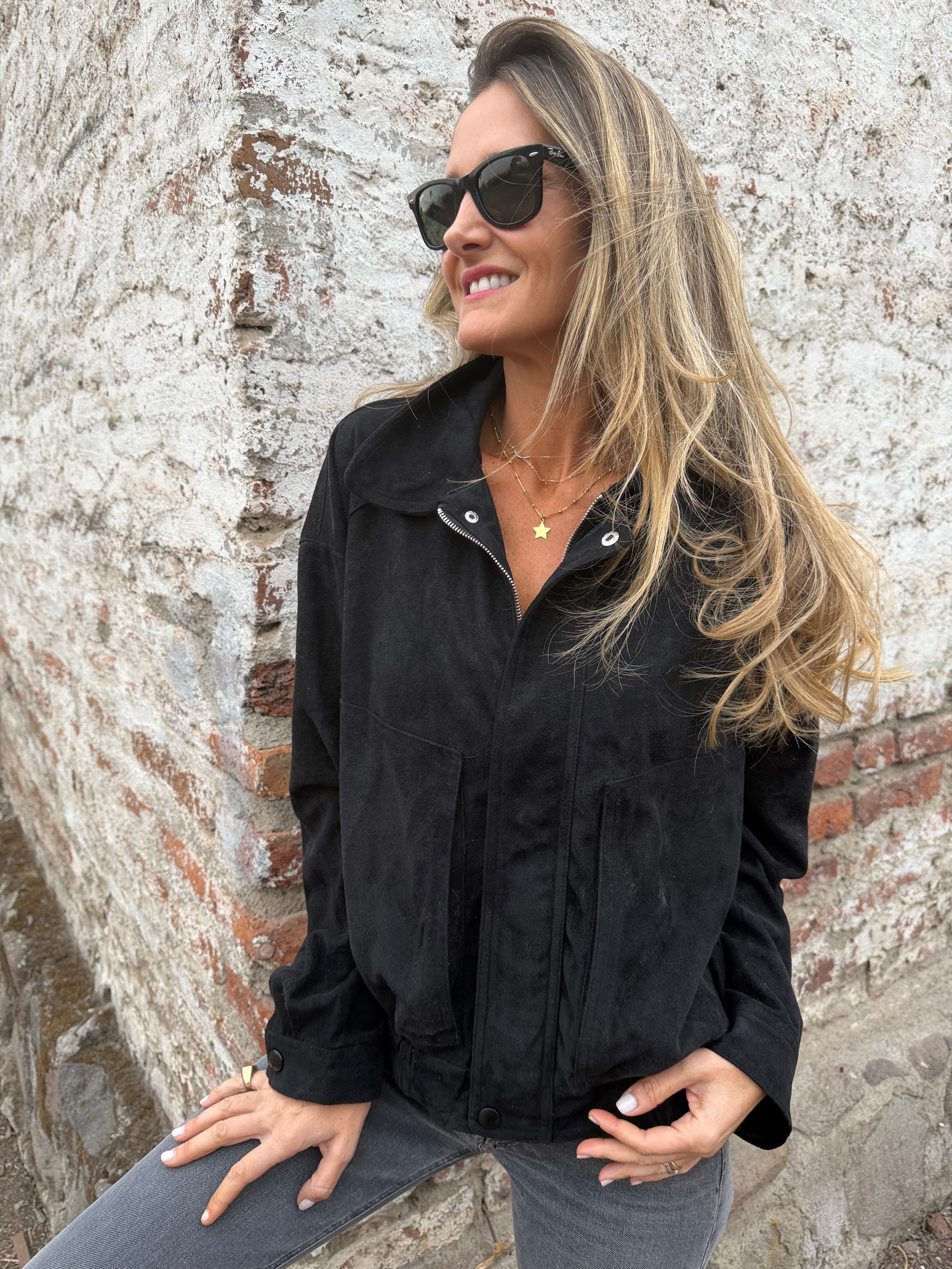 Bomber efecto cuero gamuza negra