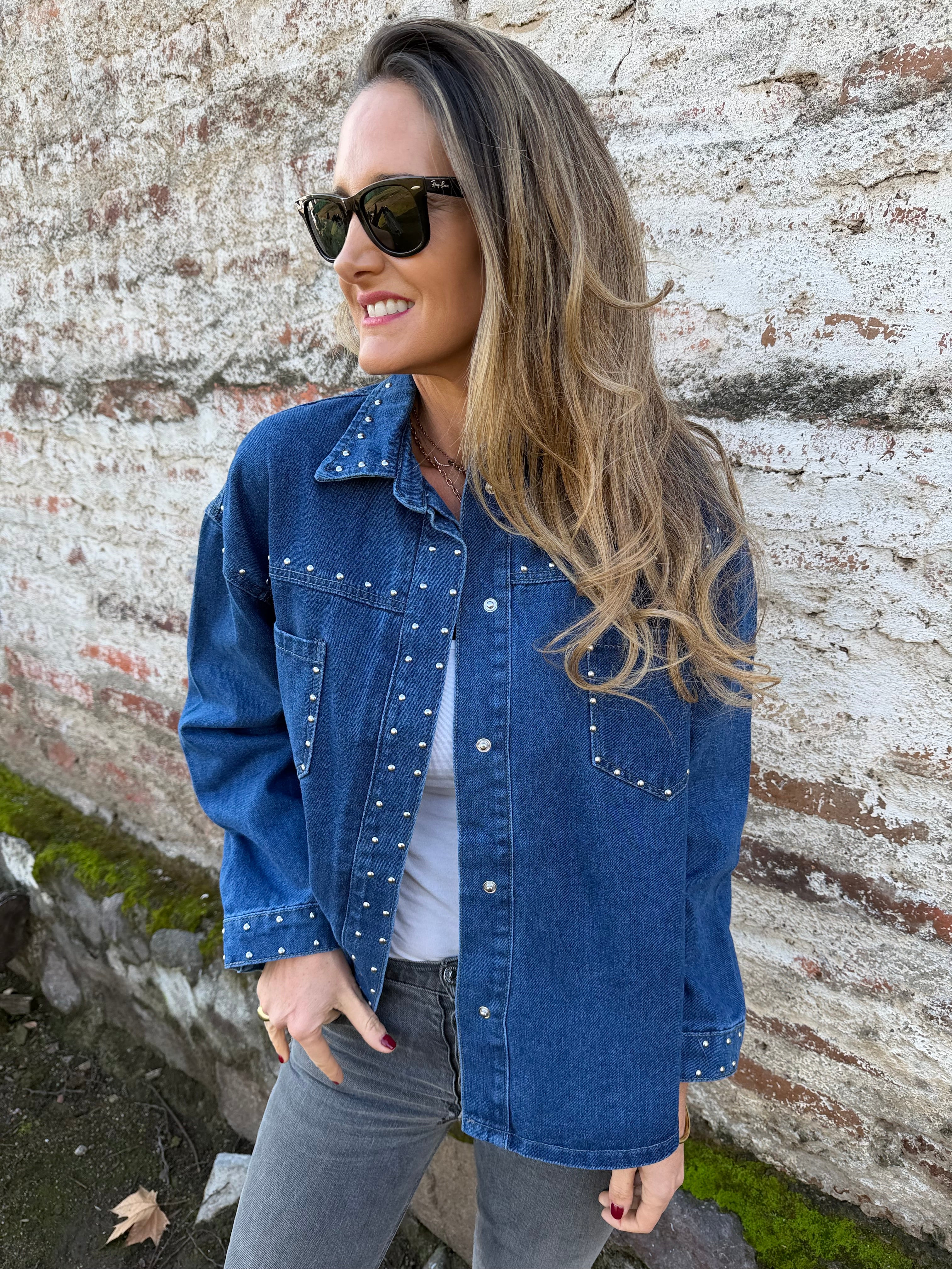 Chaqueta bluejean tachas azul