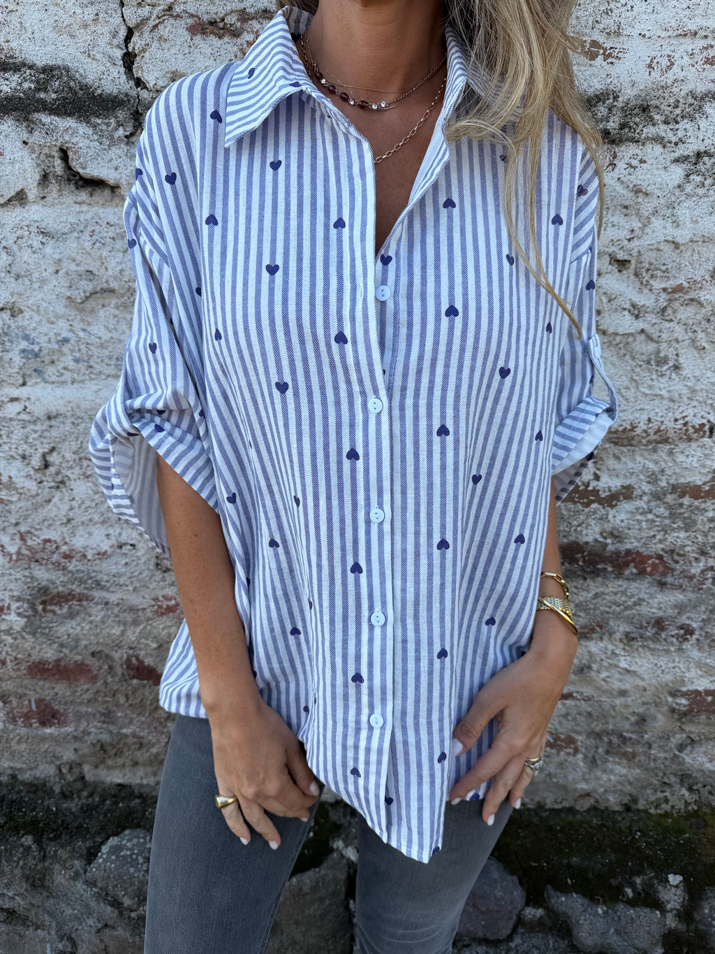 Blusa líneas y corazones azul