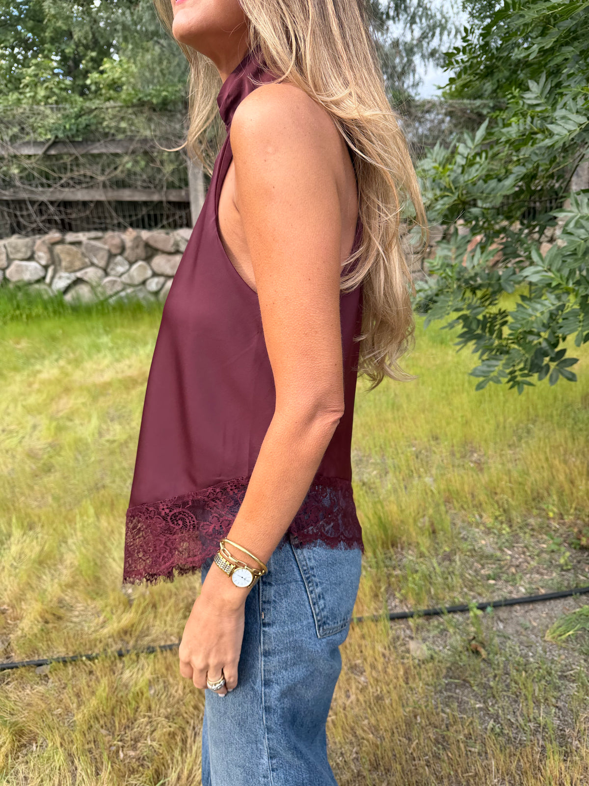 Blusa raso encaje burdeo