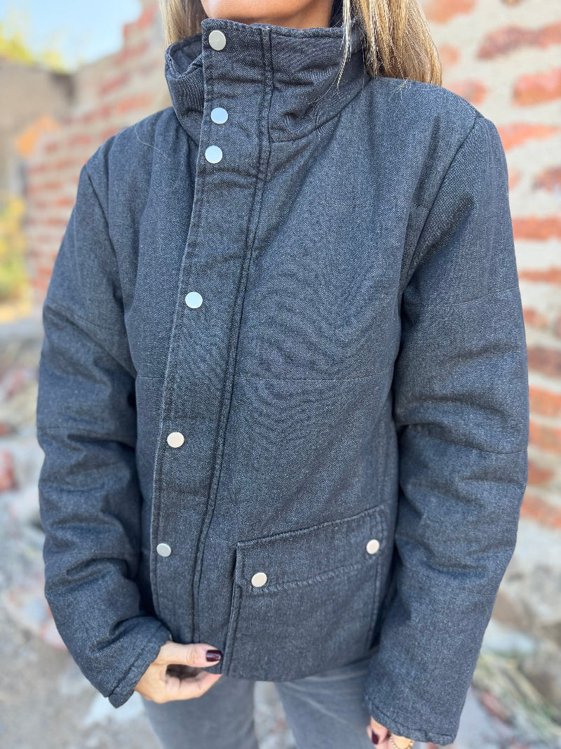 Puffa botones bluejean gris oscuro