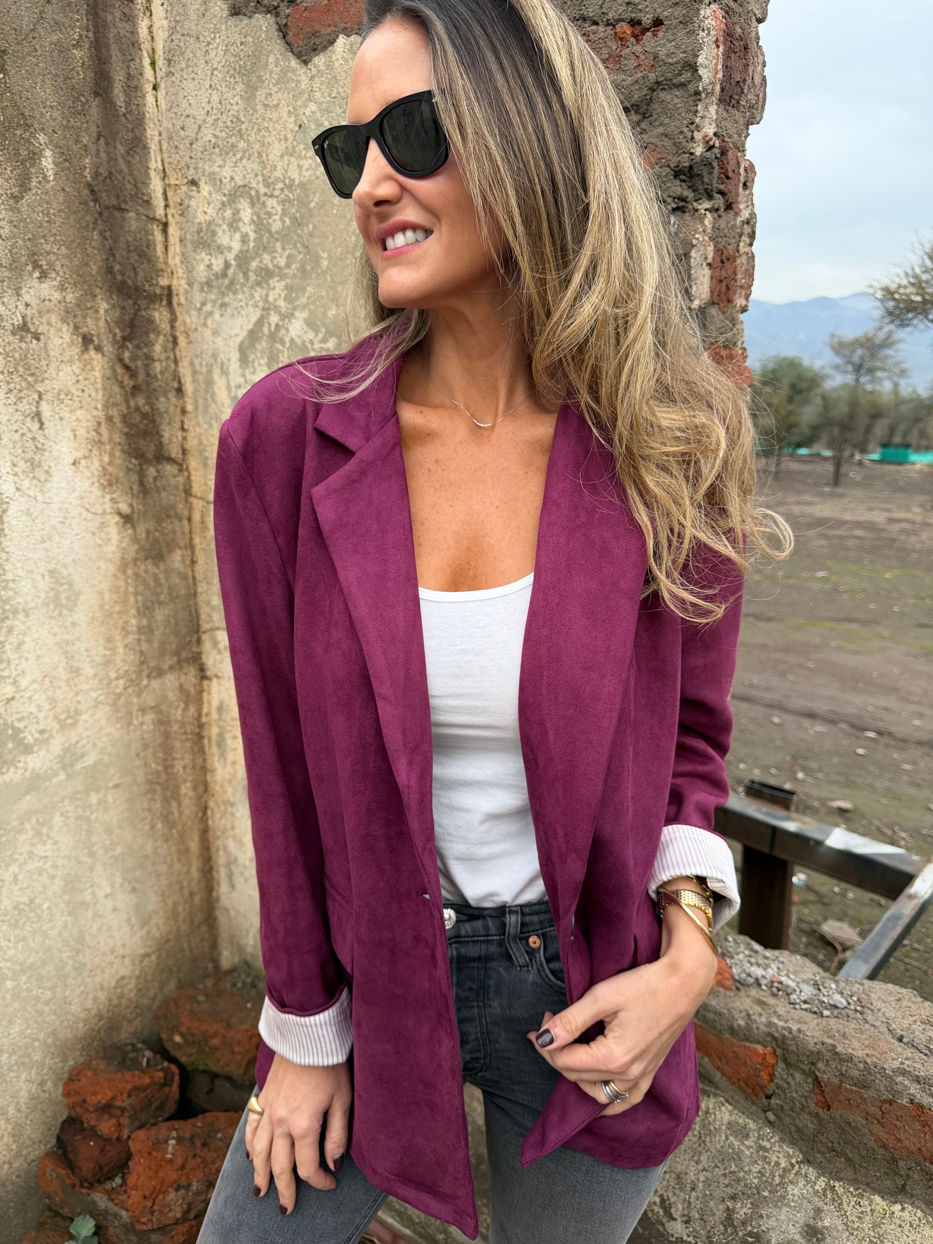 Blazer suede con doblez rayado burdeo