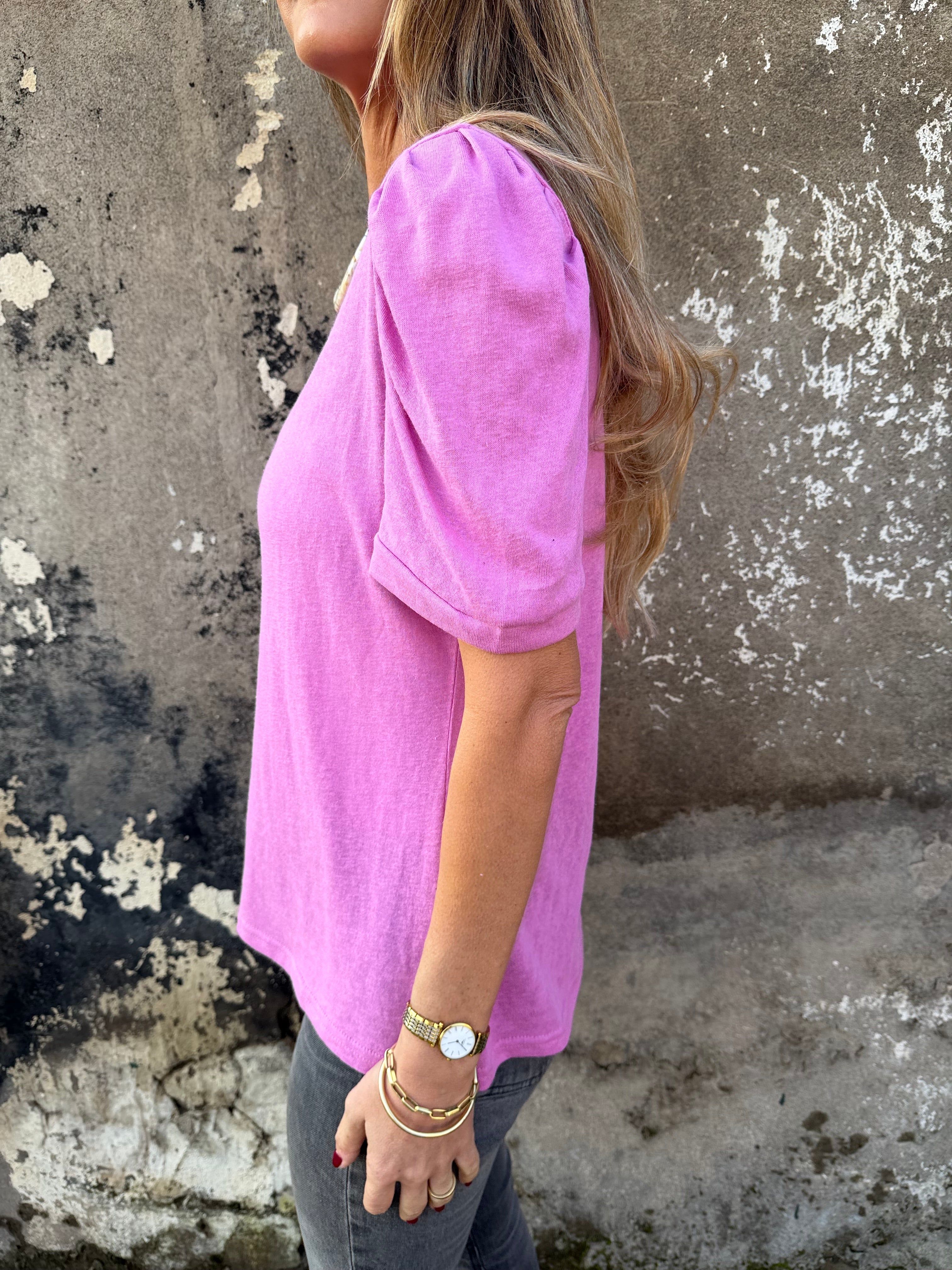 Polera hombro aglobado fucsia