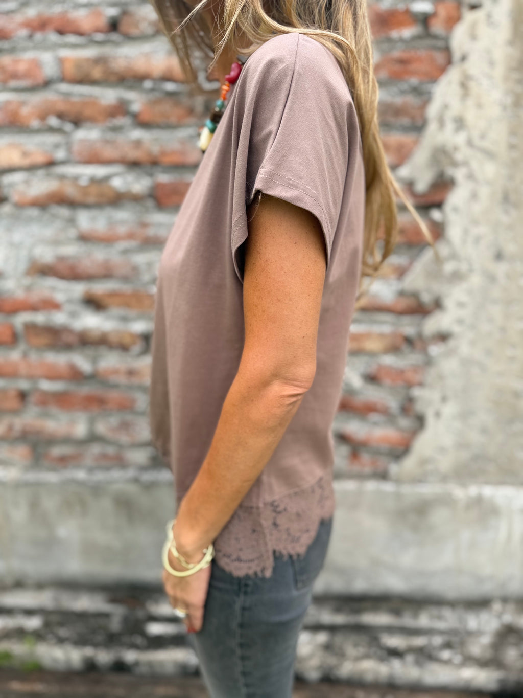 Polera básica algodón encaje inferior café