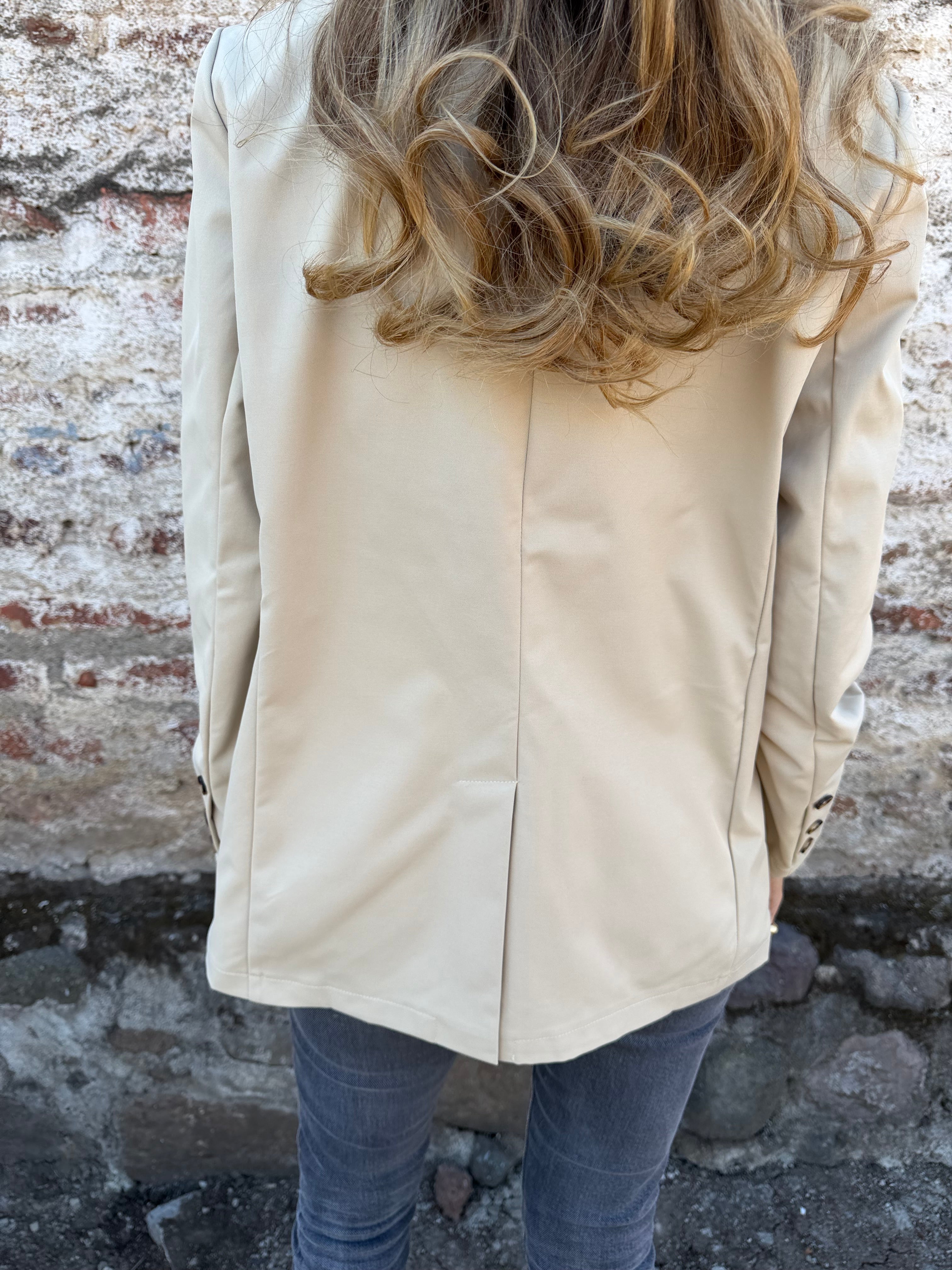 Blazer gabardina premium beige clara