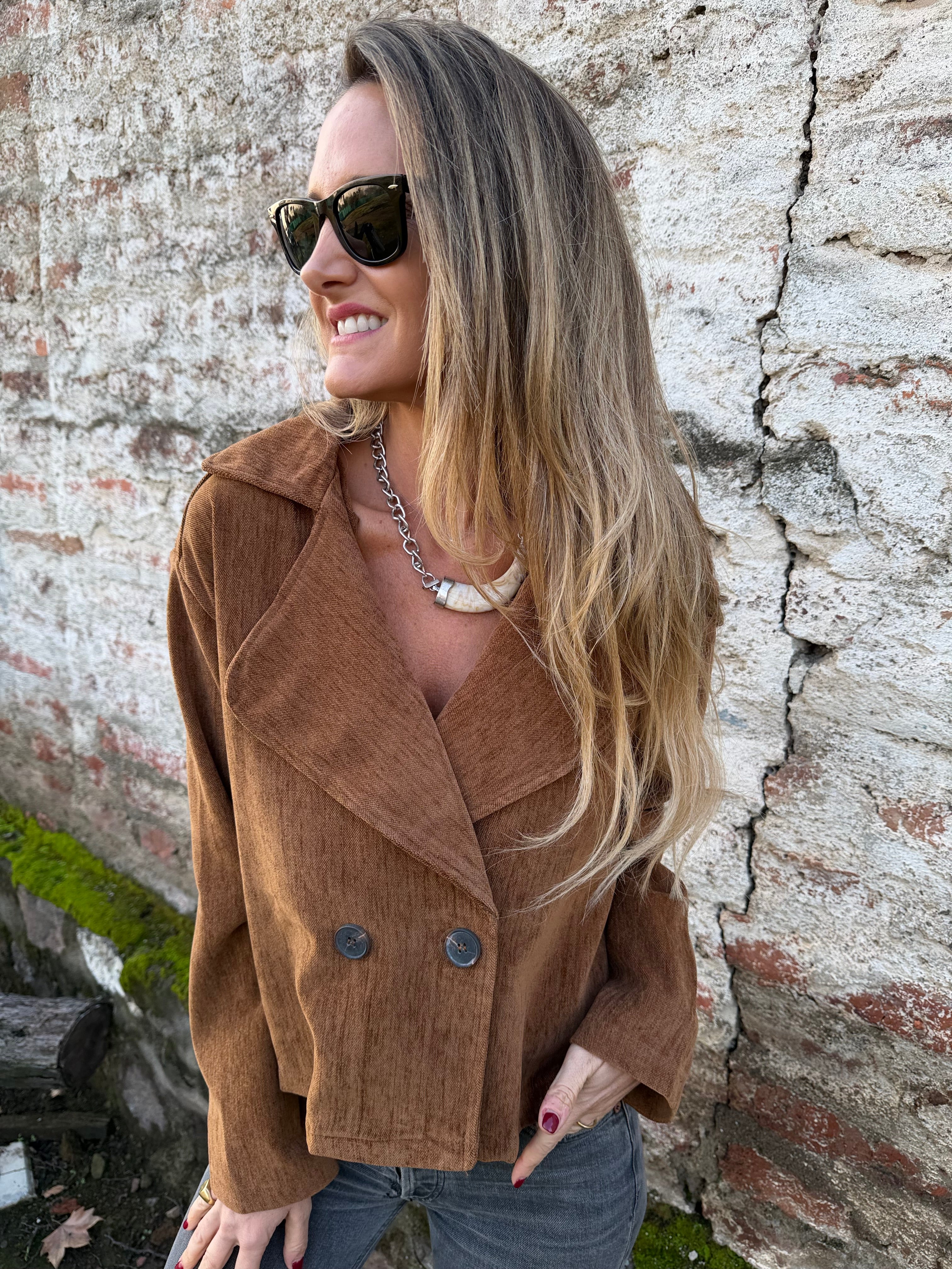 Trench gamuza textura camel
