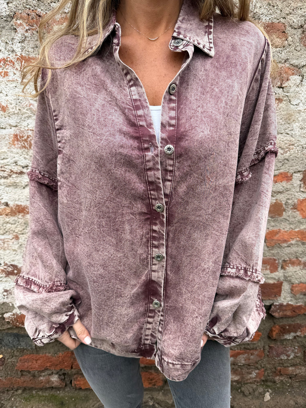 Blusa de bluejean manga globo burdeo