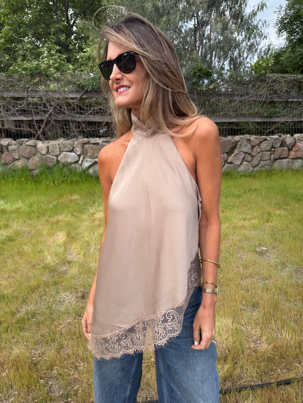 Blusa raso encaje beige