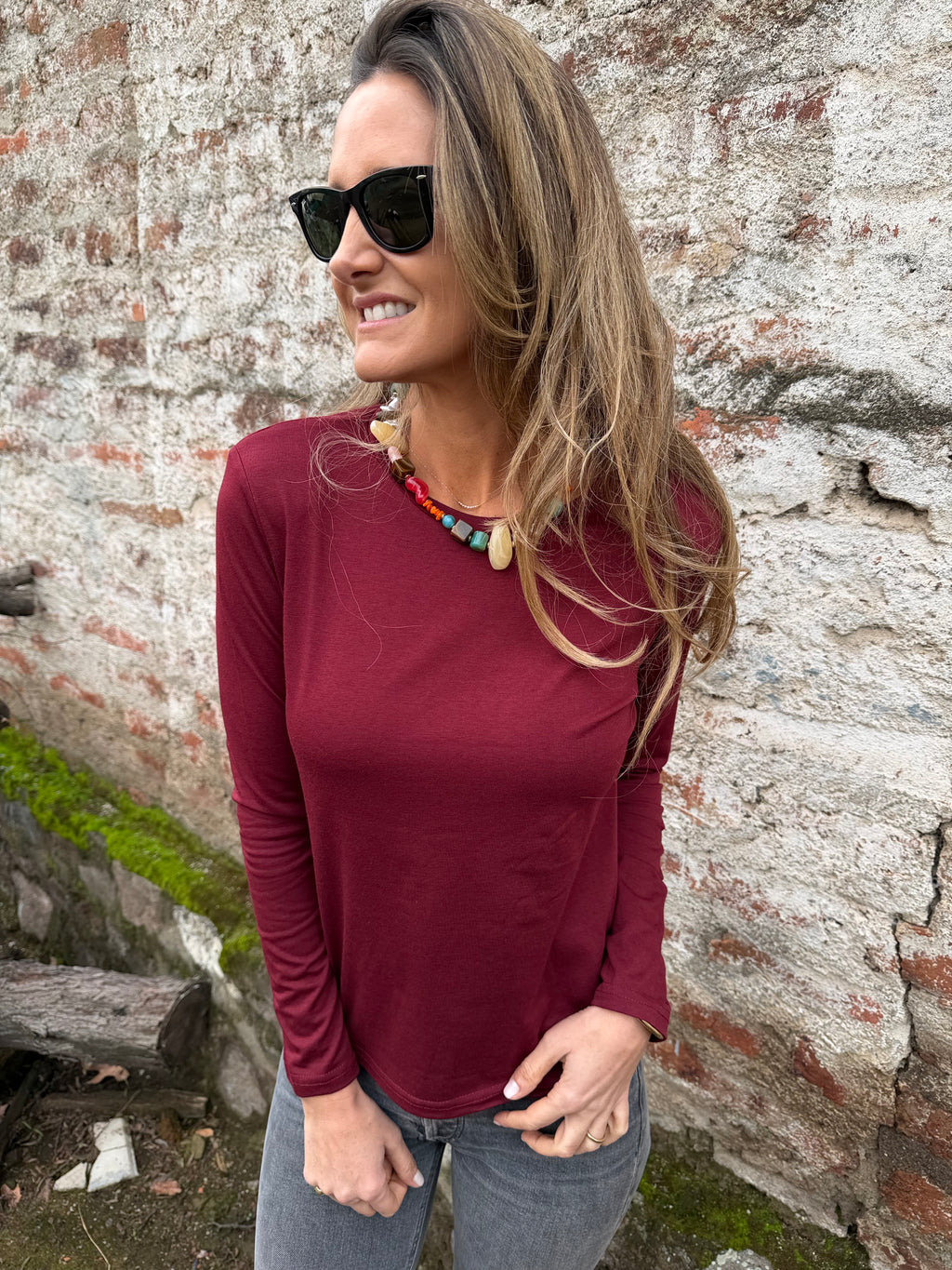 Polera hombreras basica burdeo