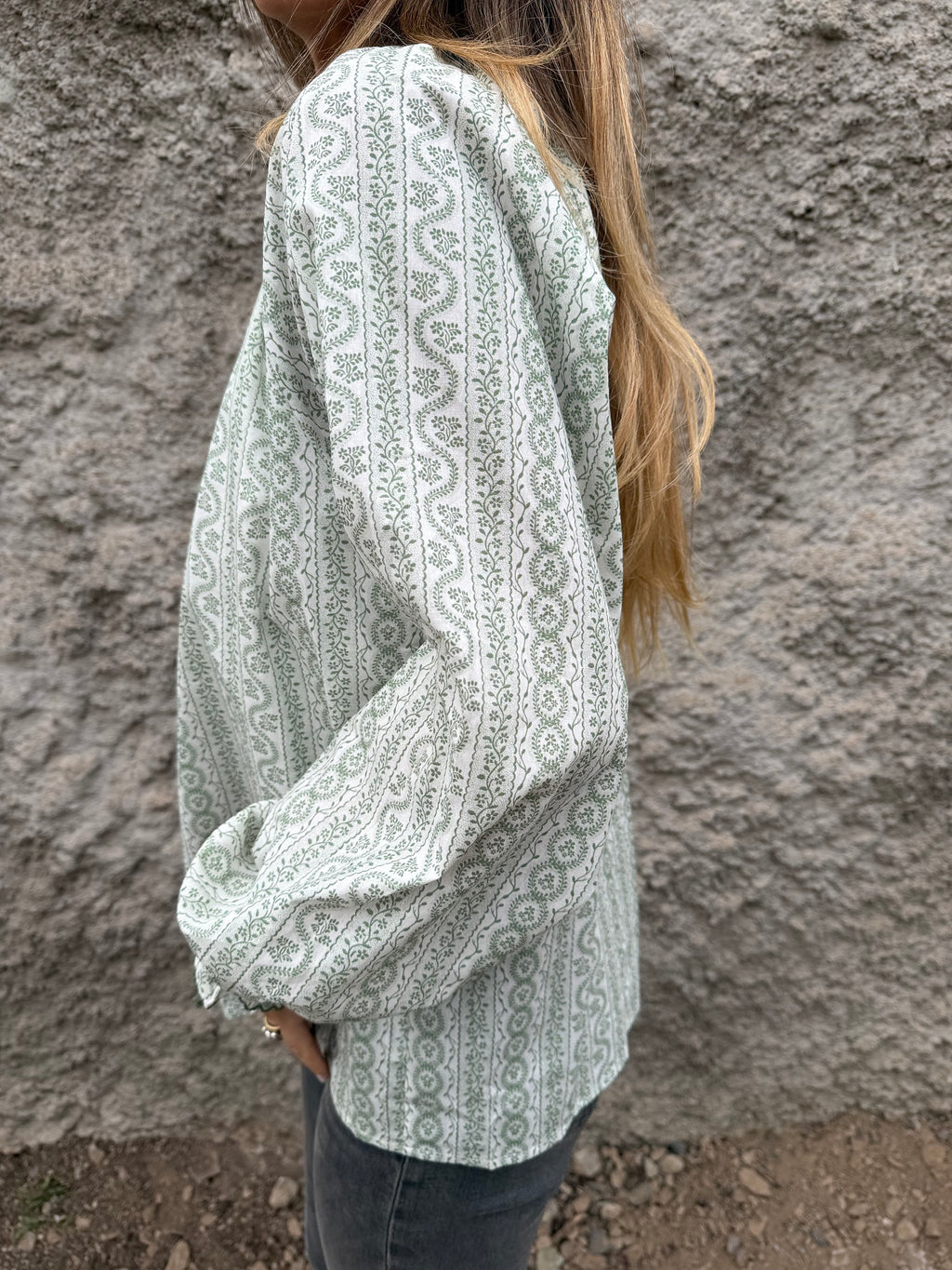 Blusa diseños y manga globo verde
