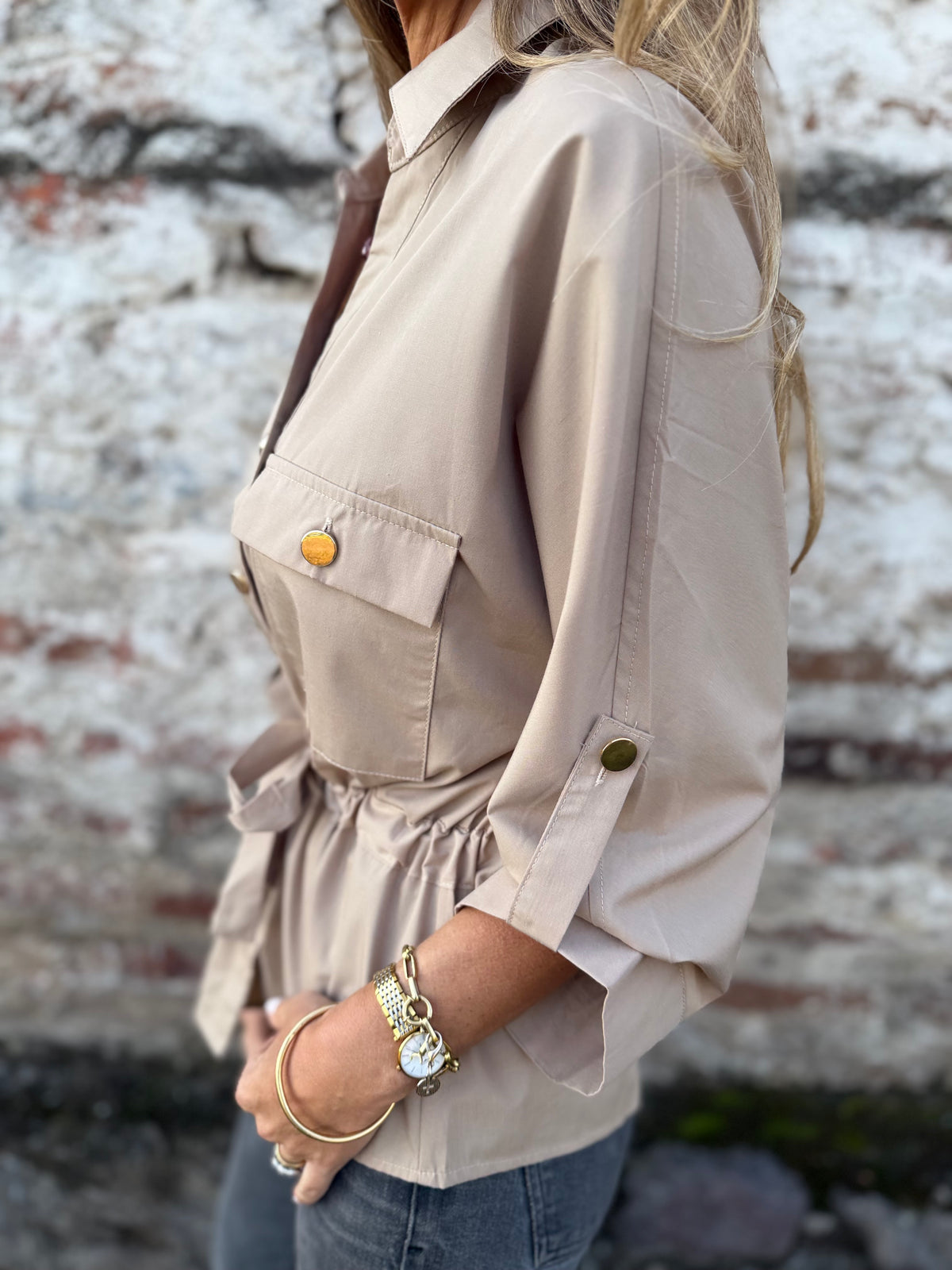 Blusa ajustable cintura beige