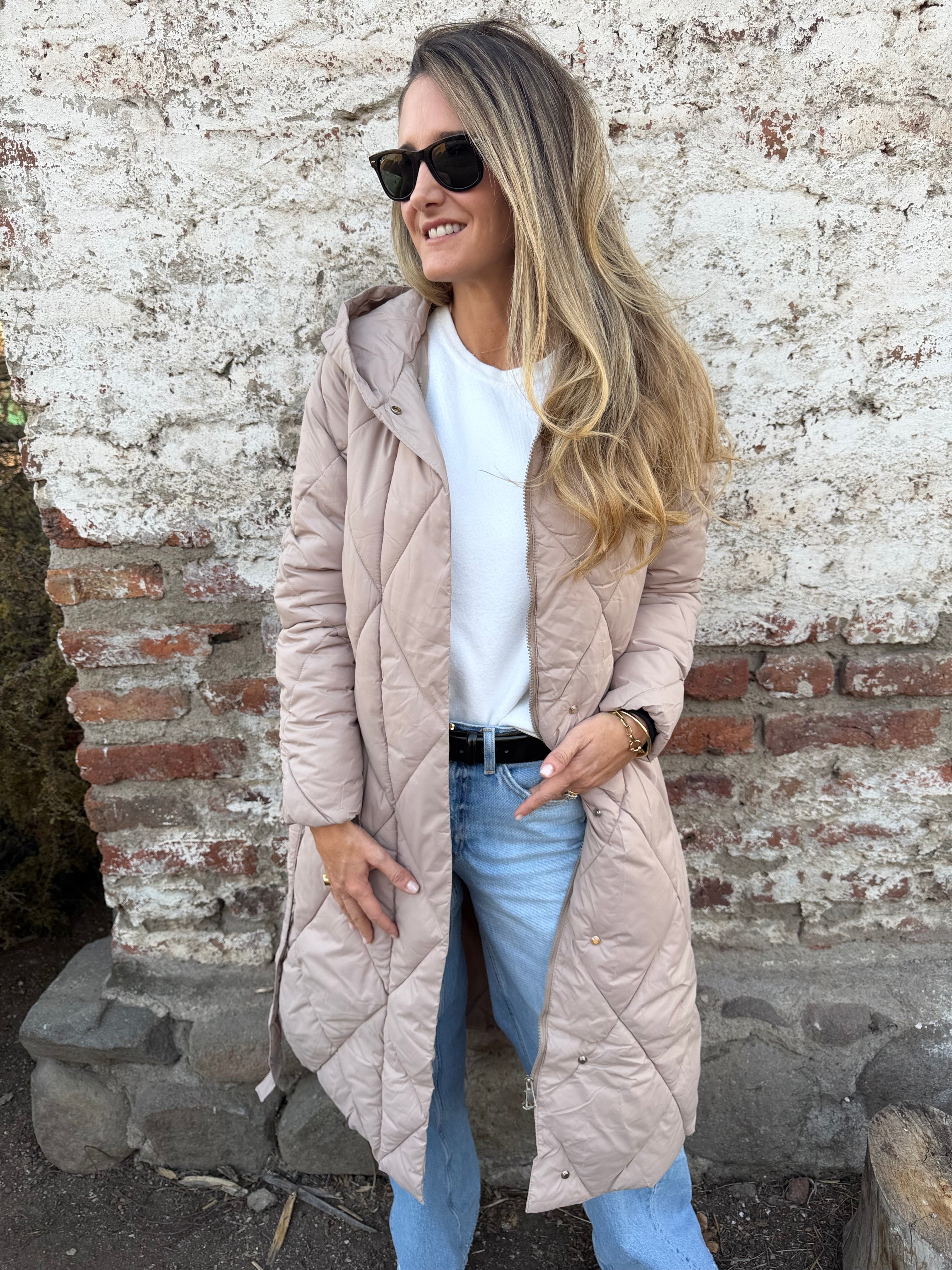 Parca larga acolchada beige claro