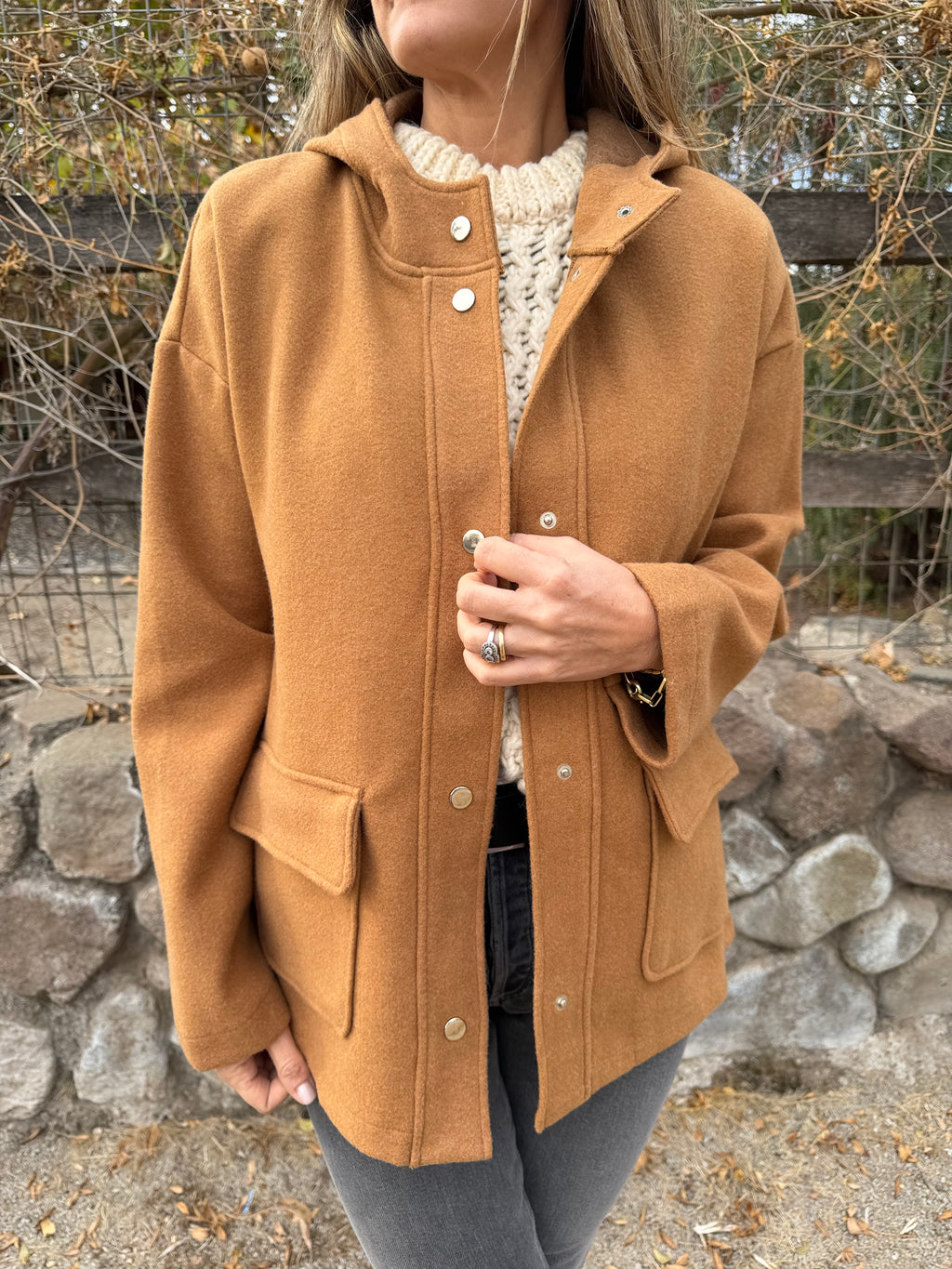 Chaqueta simple paño bolsillos camel