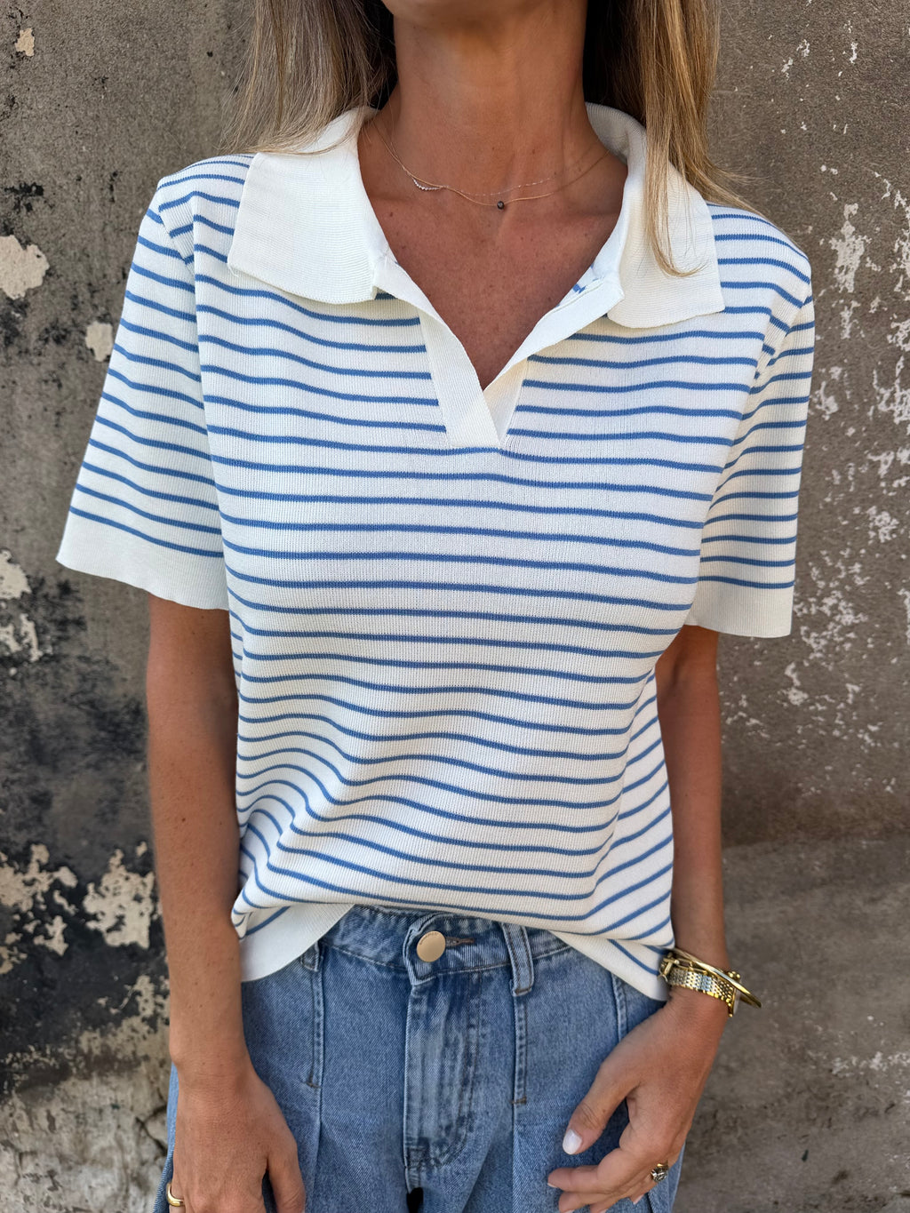 Polera hilo rayada celeste cuellito