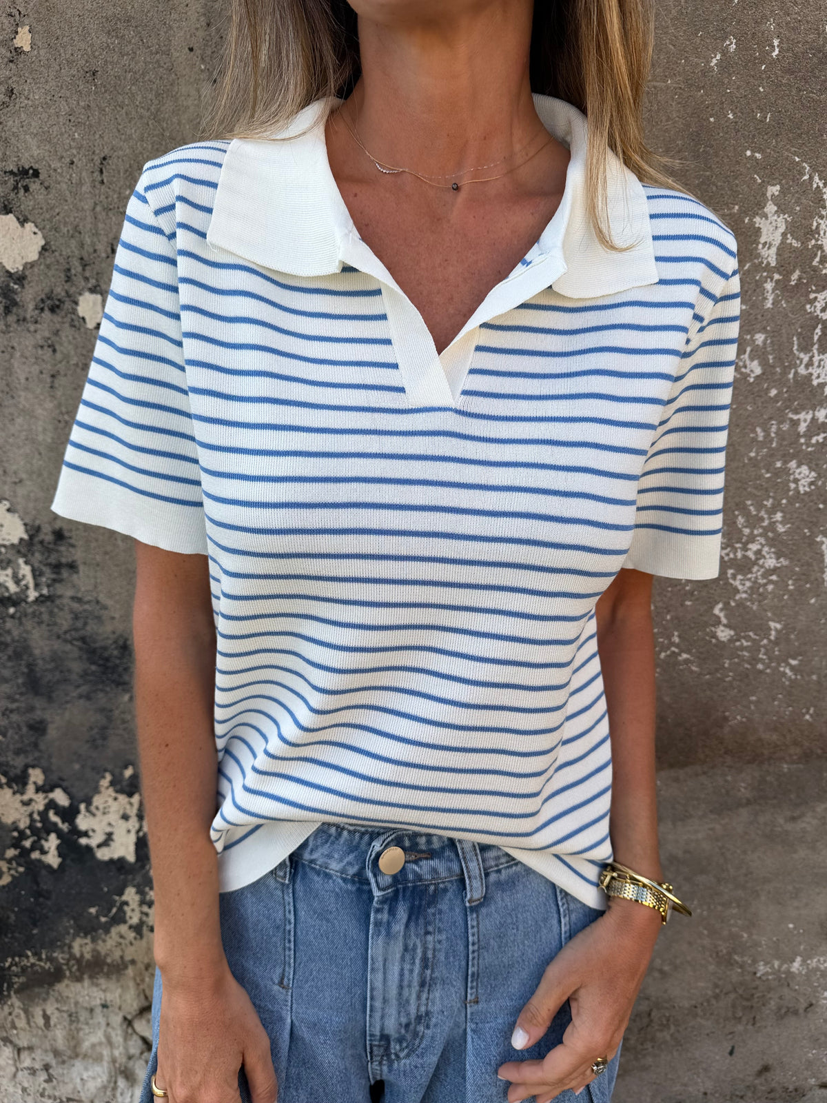 Polera hilo rayada celeste cuellito