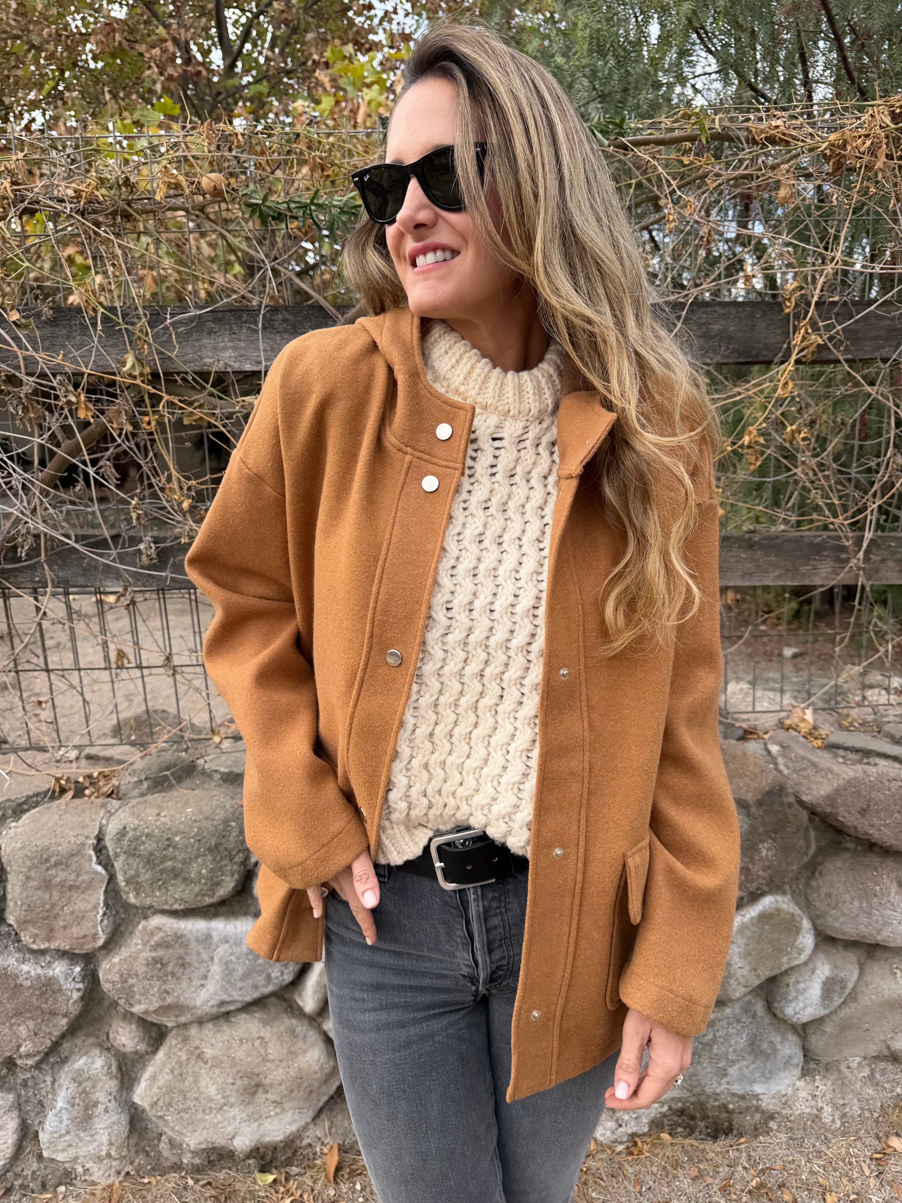 Chaqueta simple paño bolsillos camel