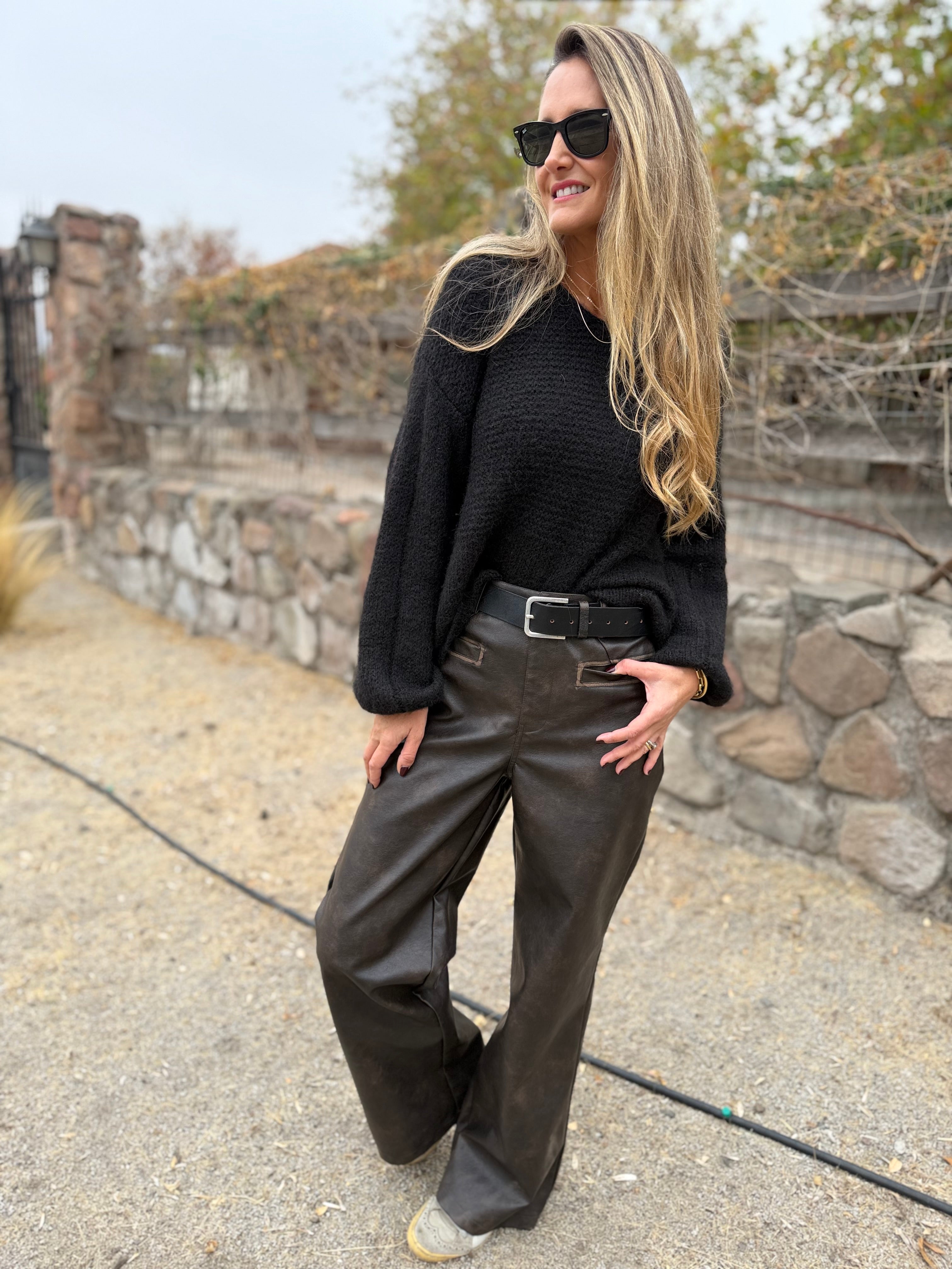 Pantalón ecocuero desgastado premium opaco café