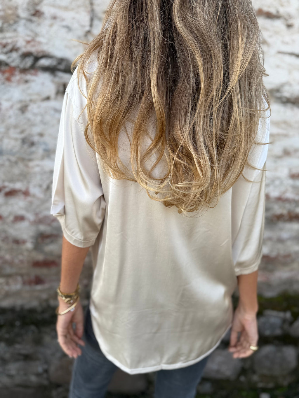 Blusa raso pliegues mantequilla