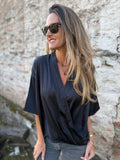 Blusa raso pliegues negra