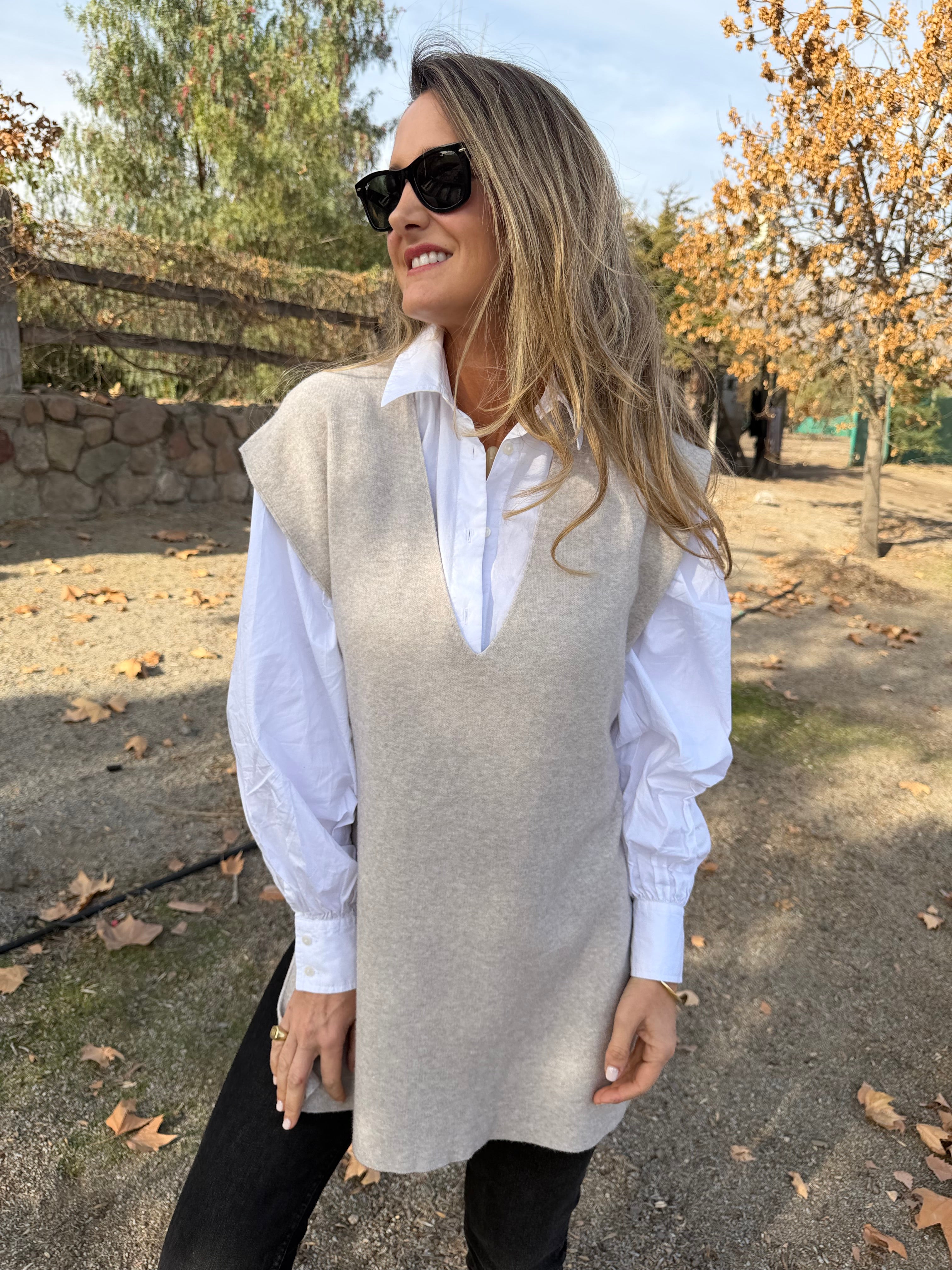 Chaleco sin manga lazo beige claro