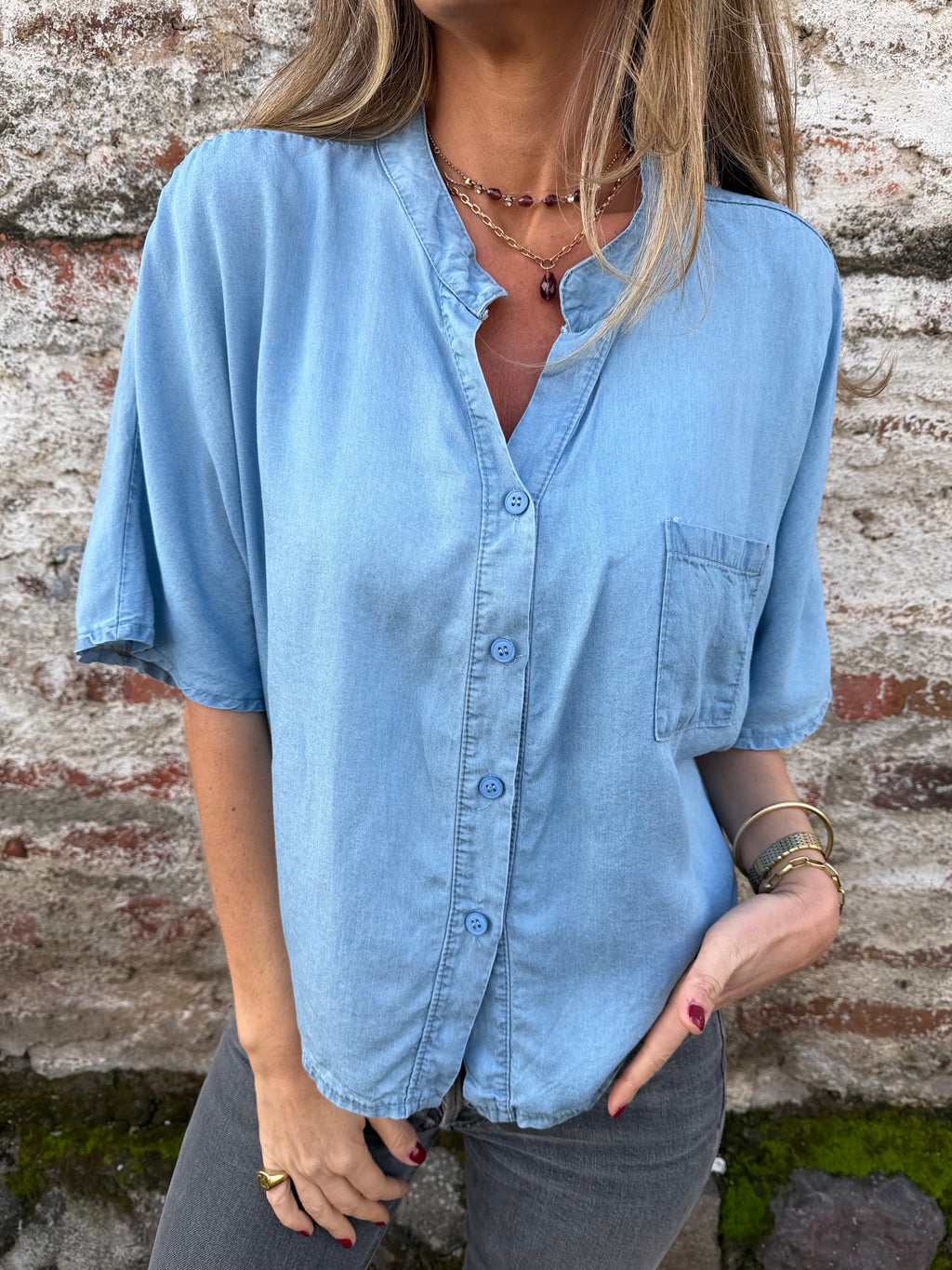 Blusa tencel clásica celeste