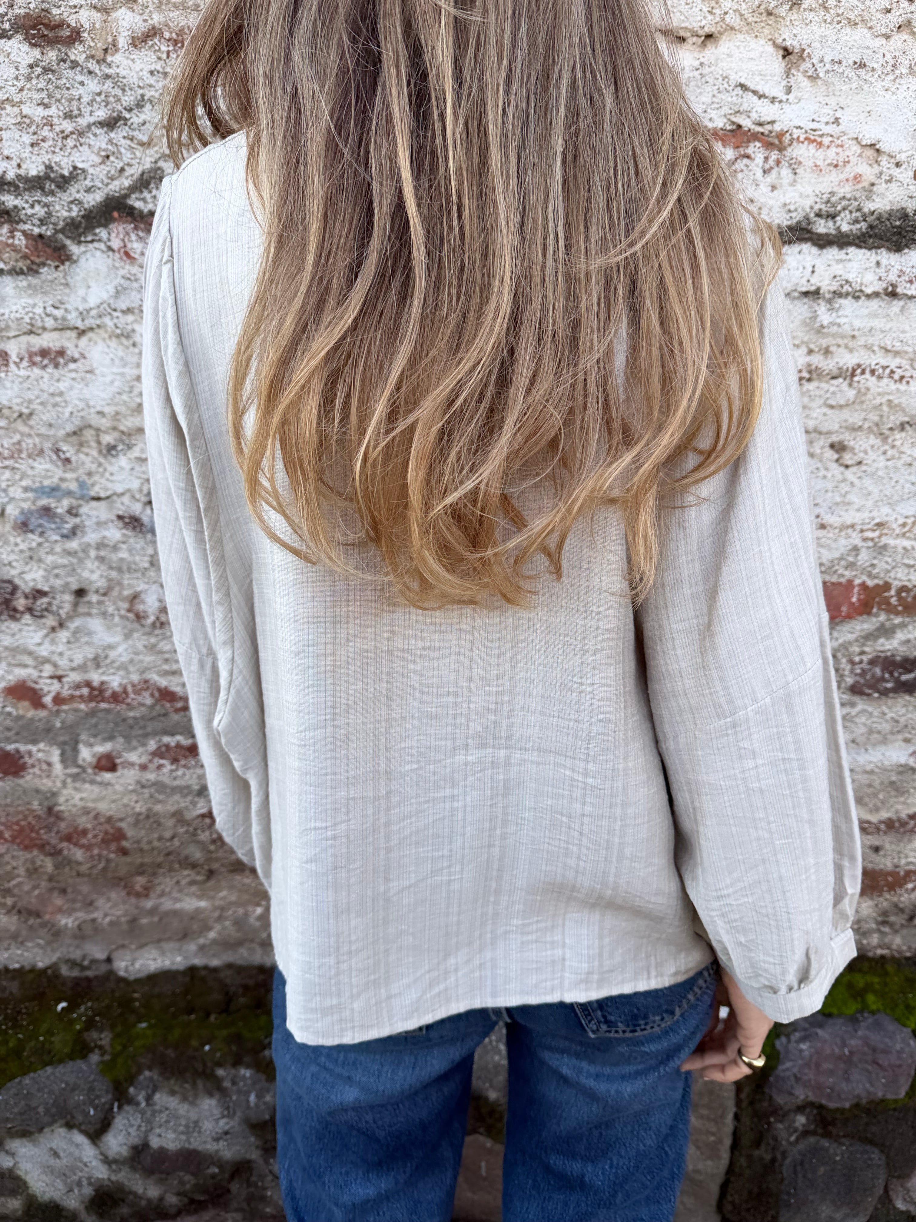 Blusa rayón manguitas globo beige