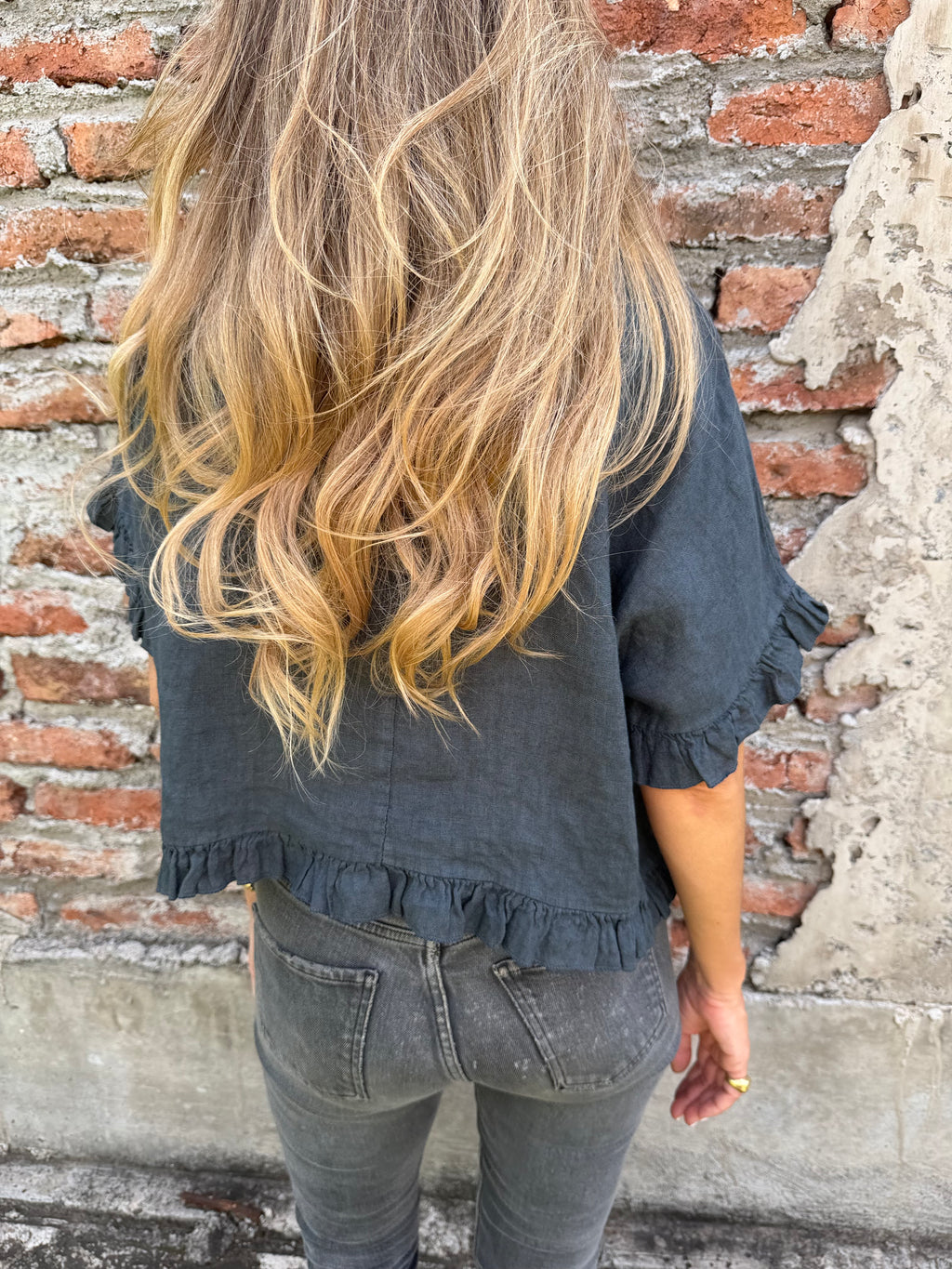 Blusa 100% lino vuelitos gris piedra