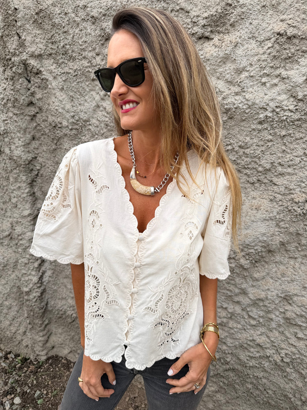 Blusa broderie completa beige claro
