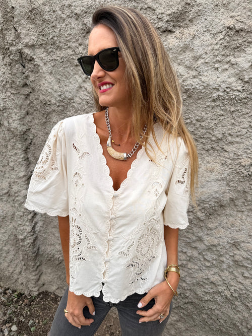 Blusa broderie completa beige claro