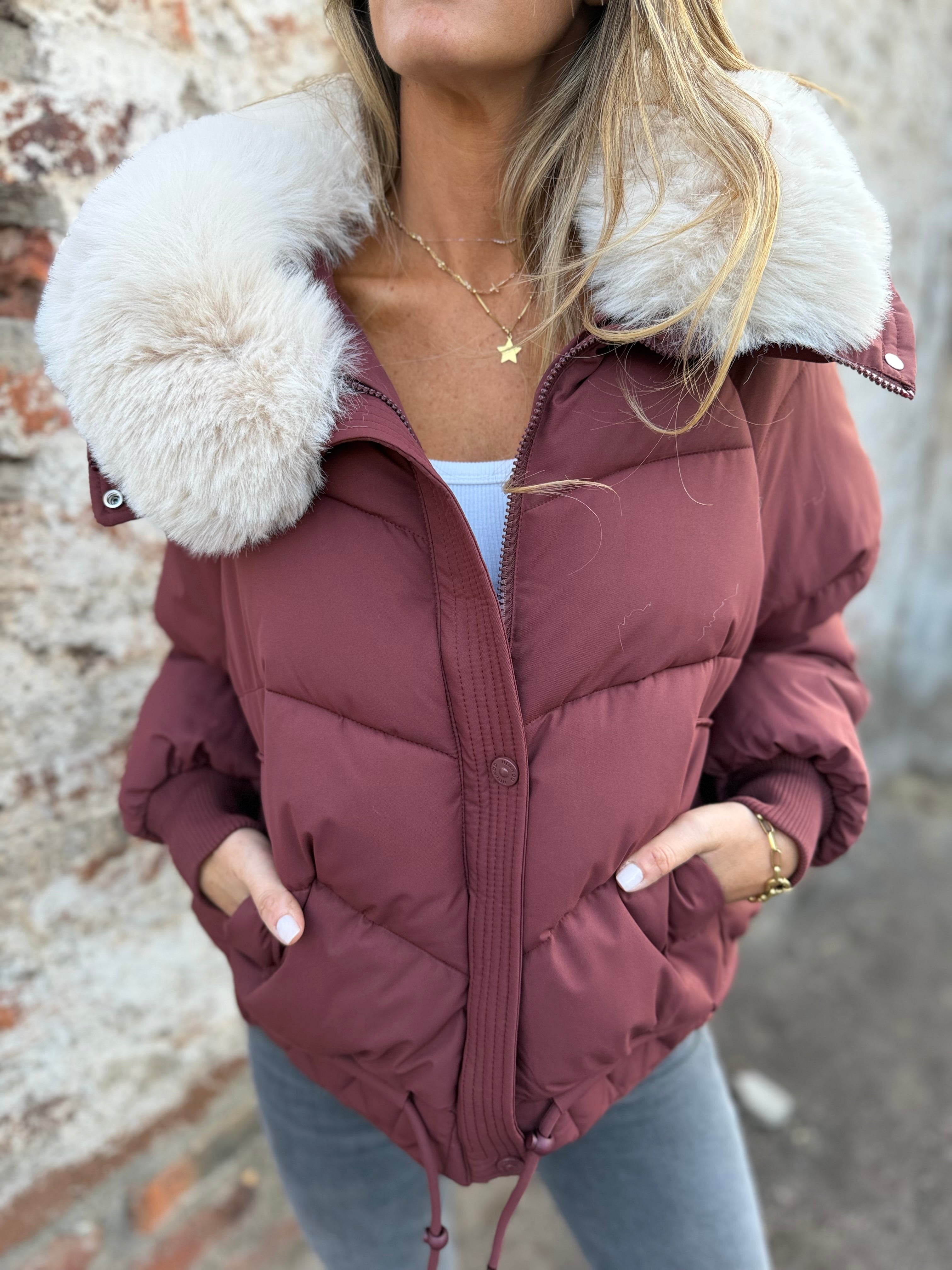 Parca puffa premium cuello removible burdeo