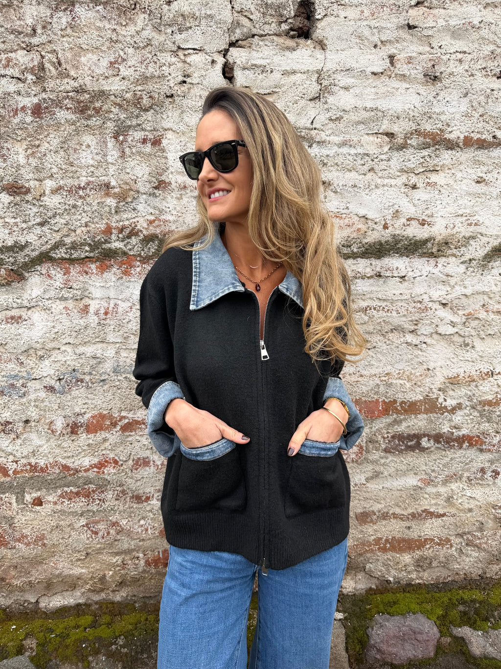 Chaleco cierre cuello y puños bluejean negro
