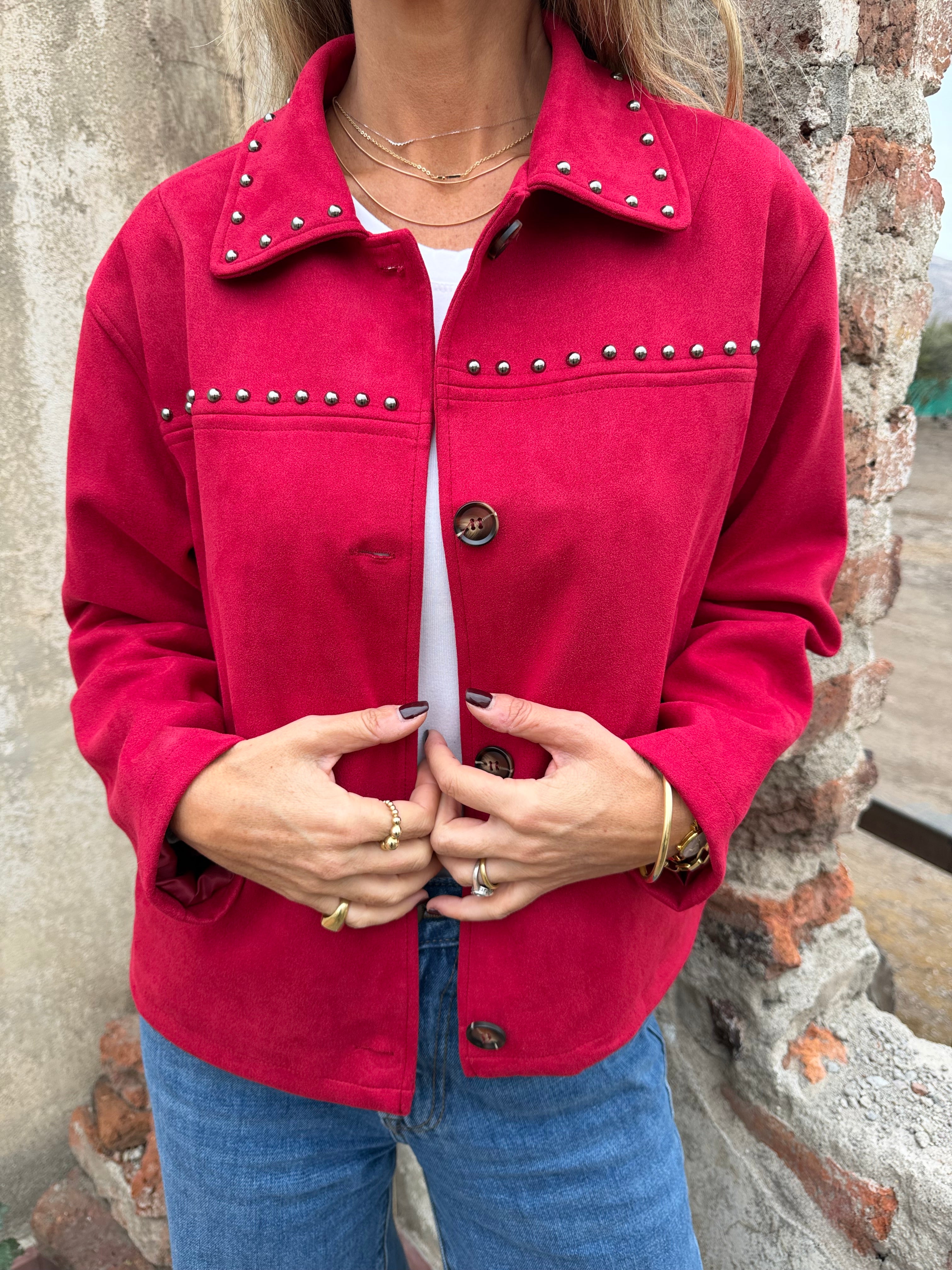 Chaqueta suede tachitas rojo italiano