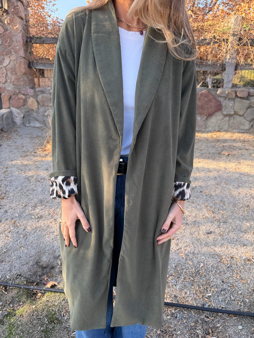 Trench cotelé fondo print verde musgo