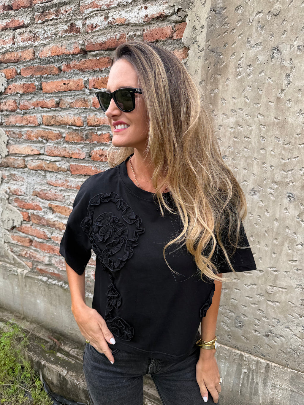 Polera las flores negra