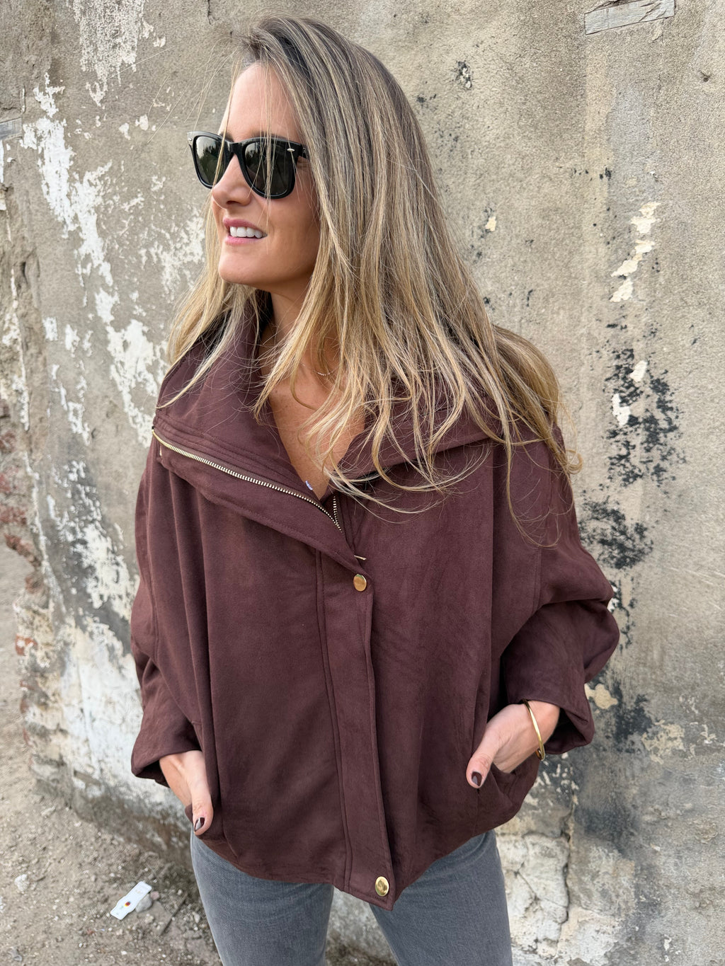 Chaqueta gamuza acolchada café