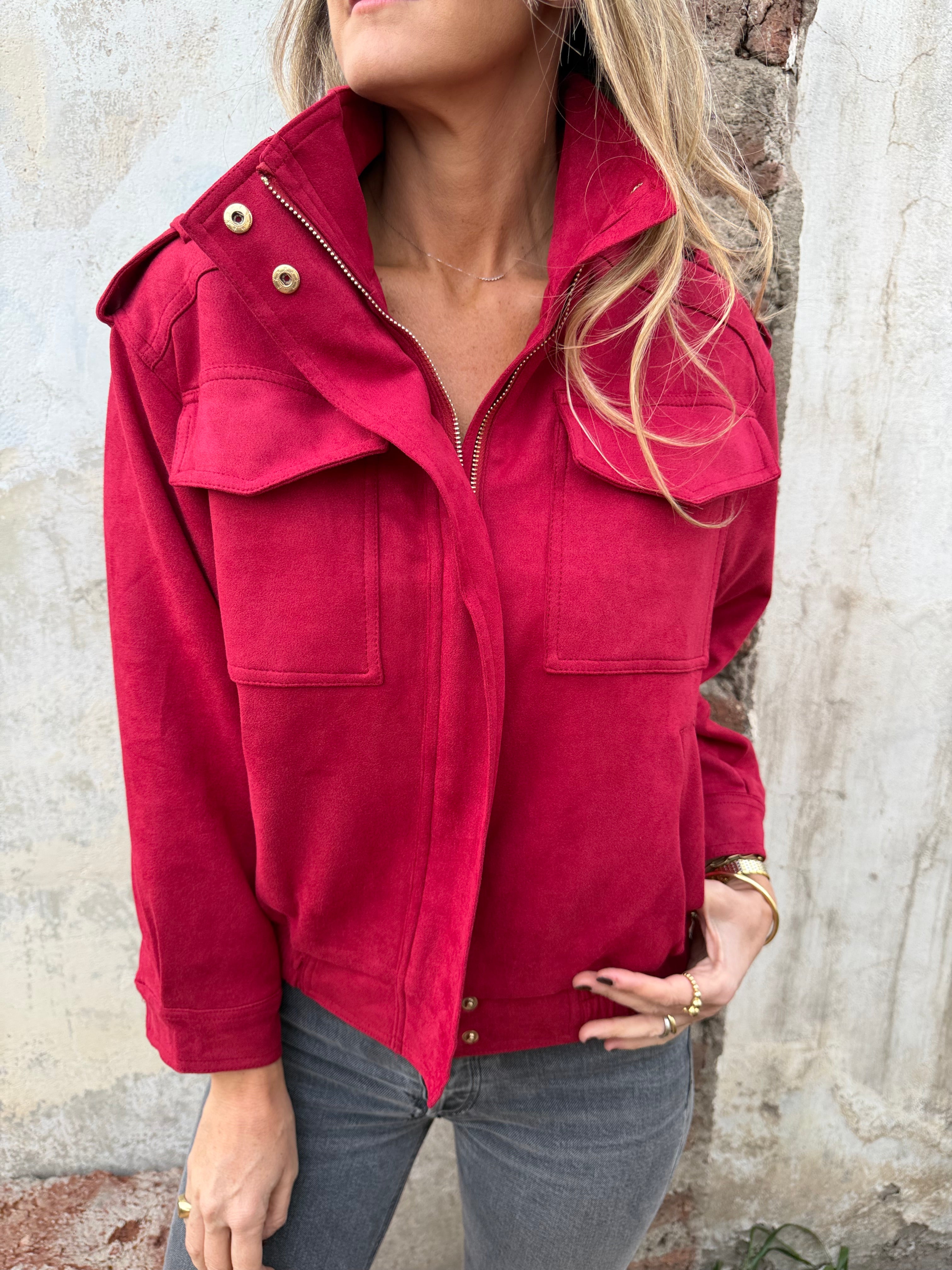 Chaqueta efecto gamuza bolsillos roja