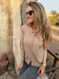 Chaleco básico cuello redondo botones beige jaspeado